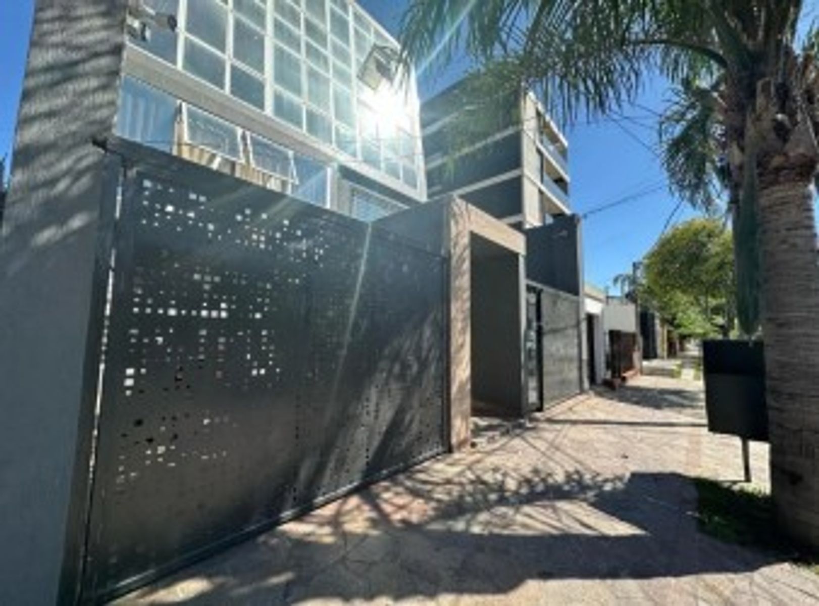 VENTA - DEPARTAMENTO MONOAMBIENTE CON PATIO MORON - 10