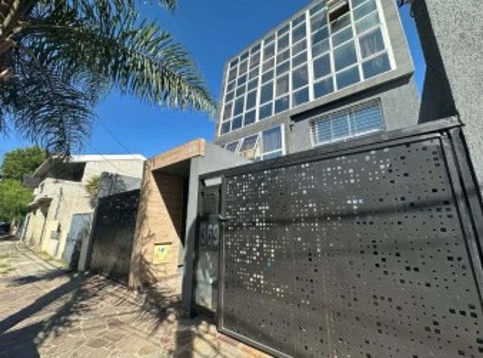 VENTA - DEPARTAMENTO MONOAMBIENTE CON PATIO MORON - 11