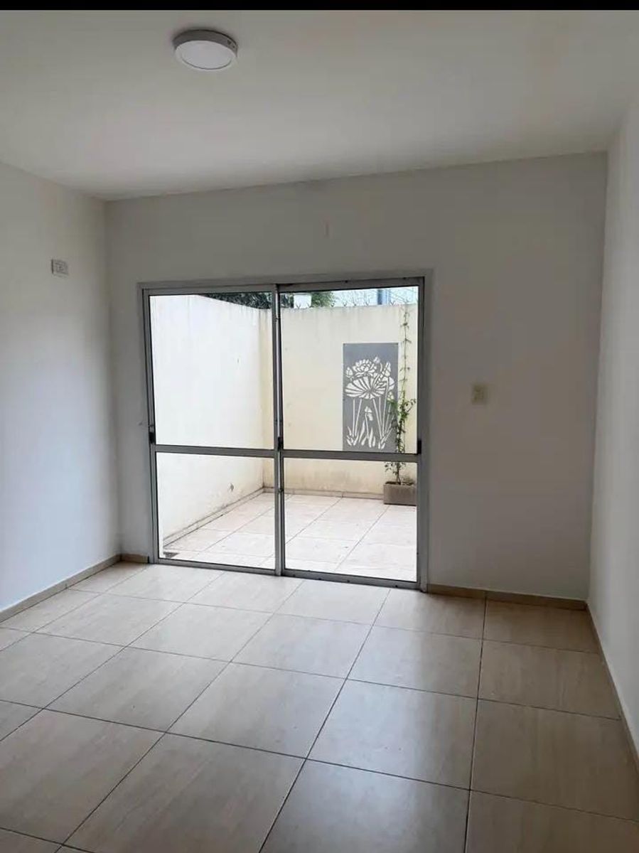 VENTA - DEPARTAMENTO MONOAMBIENTE CON PATIO MORON - 19