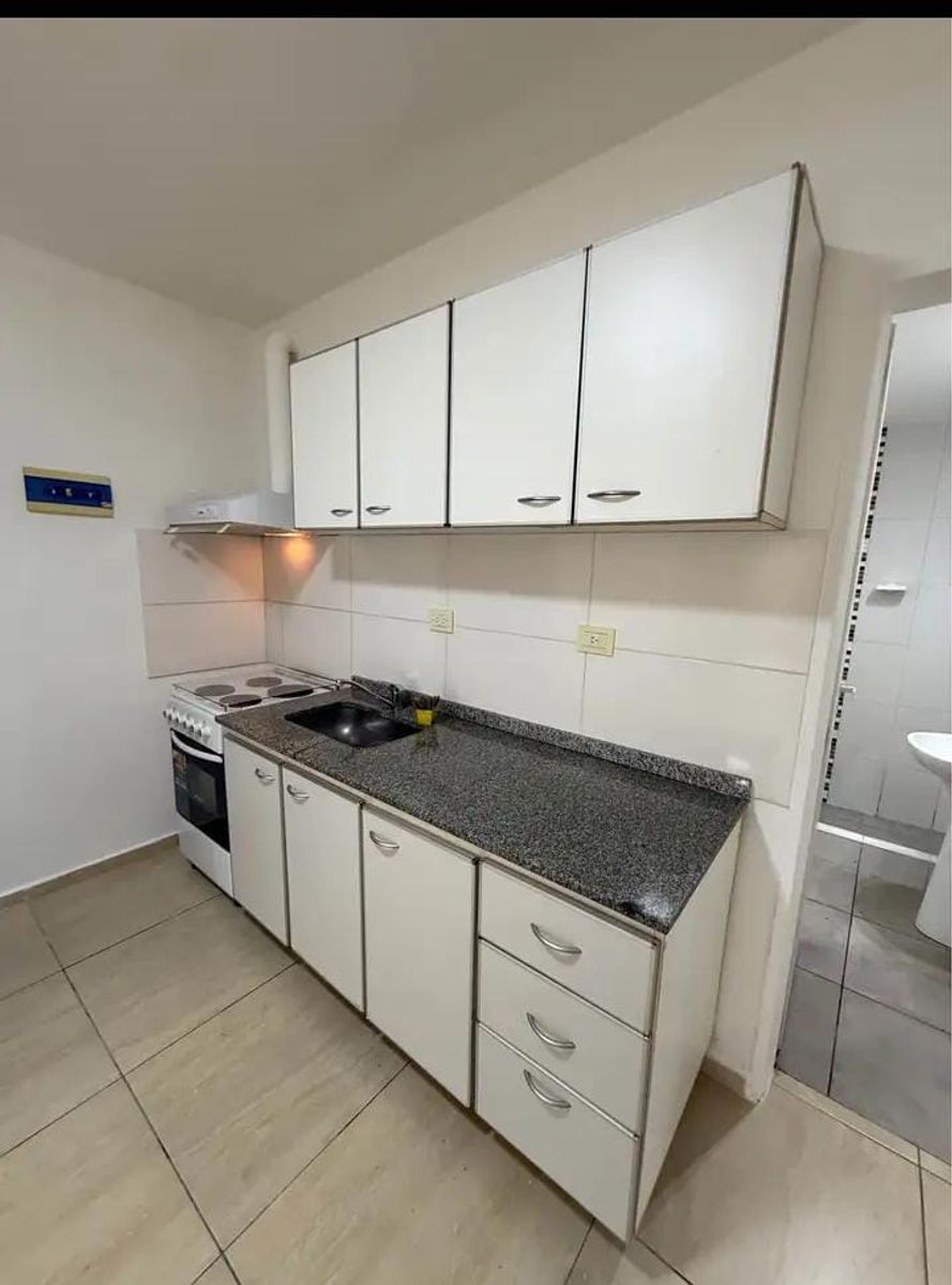VENTA - DEPARTAMENTO MONOAMBIENTE CON PATIO MORON - 20