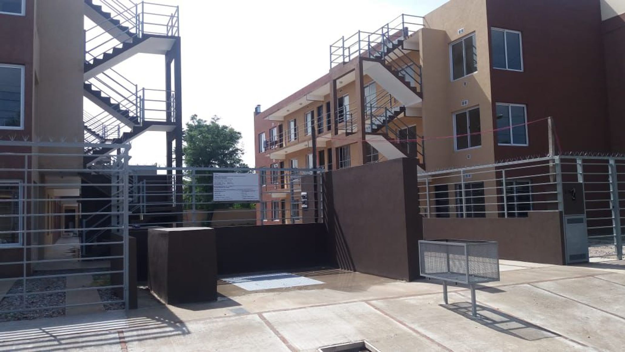 VENTA - DEPARTAMENTO 2 AMBIENTES CON COCHERA MORON - 11