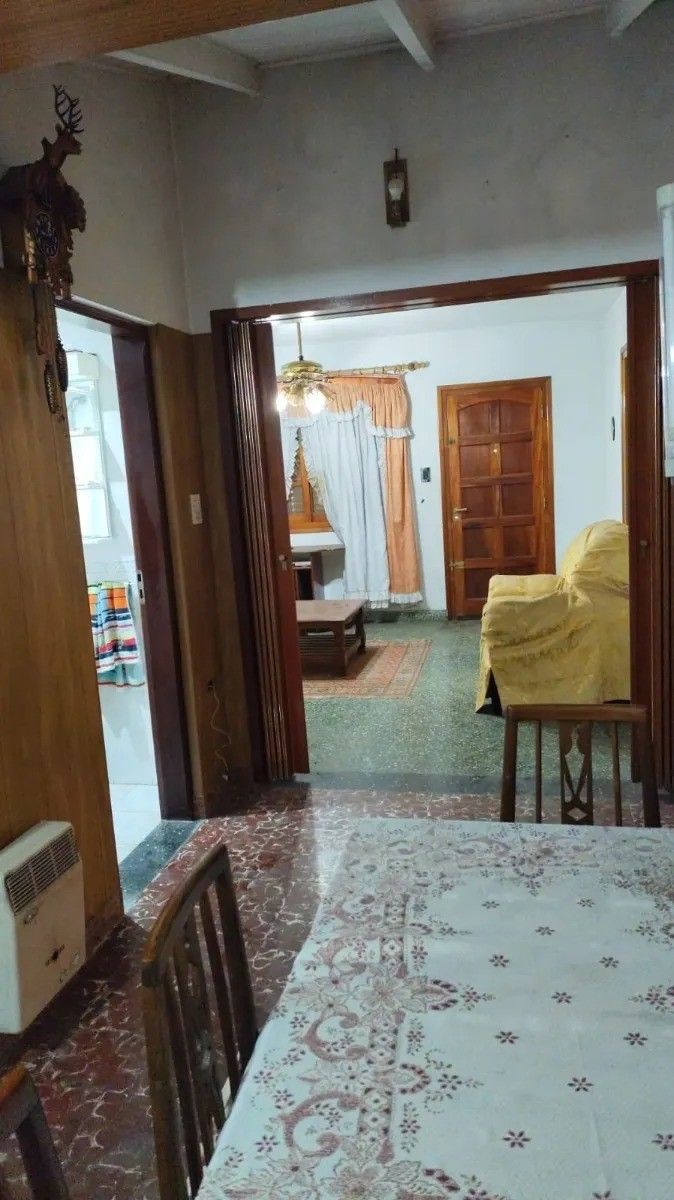 VENTA - CHALET 3 AMBIENTES CON COCHERA VILLA LUZURIAGA - 4