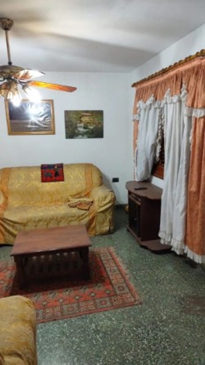 VENTA - CHALET 3 AMBIENTES CON COCHERA VILLA LUZURIAGA - 19