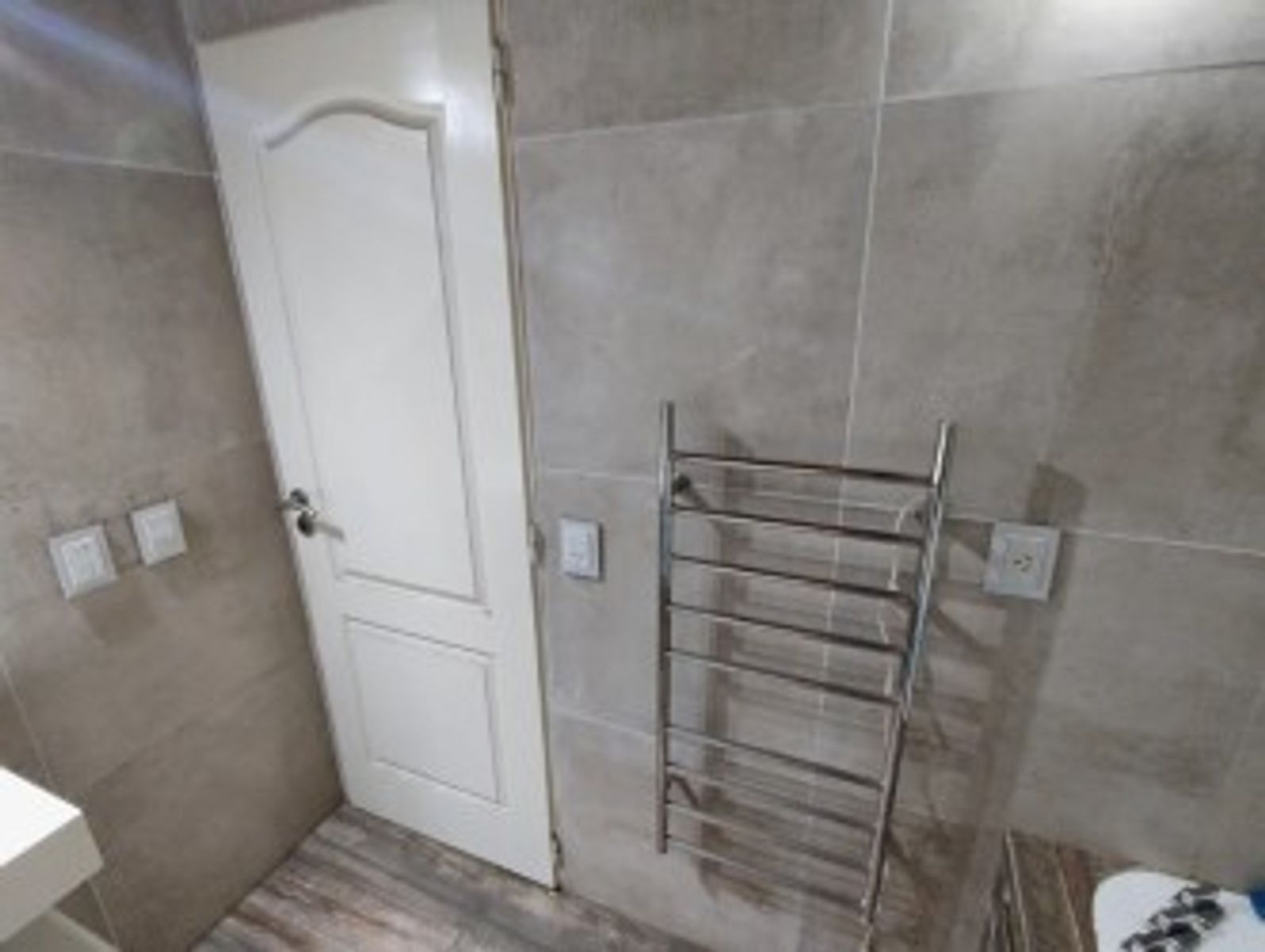 VENTA CASA 5 AMBIENTES CON COCHERA,QUINCHO Y PILETA MORON - 15