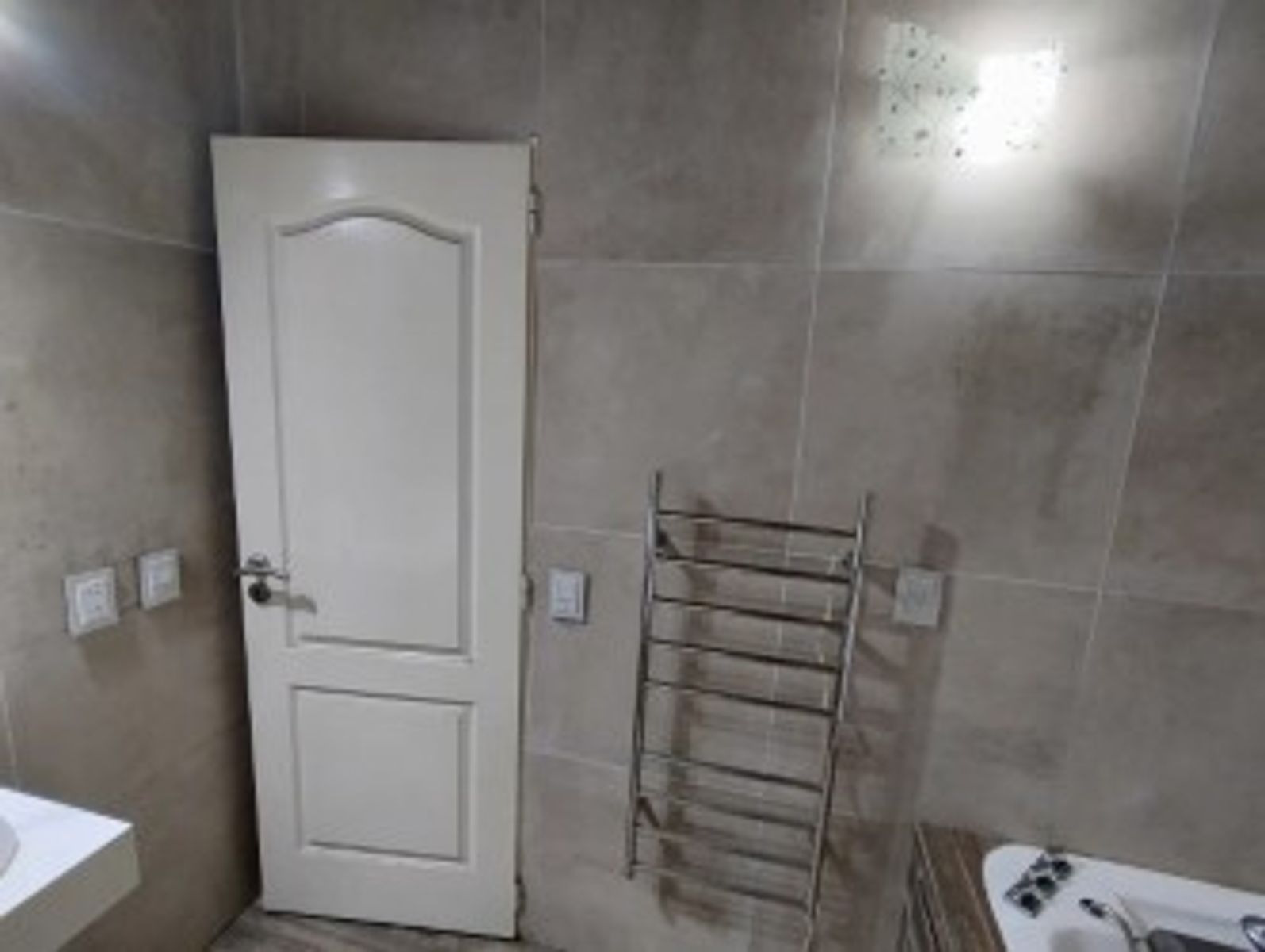 VENTA CASA 5 AMBIENTES CON COCHERA,QUINCHO Y PILETA MORON - 18