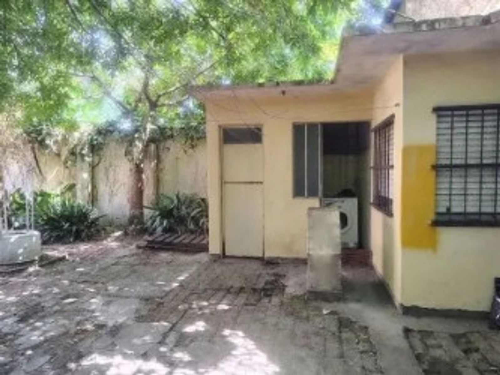 Venta Casa 6 Ambientes en Isidro Casanova - 2