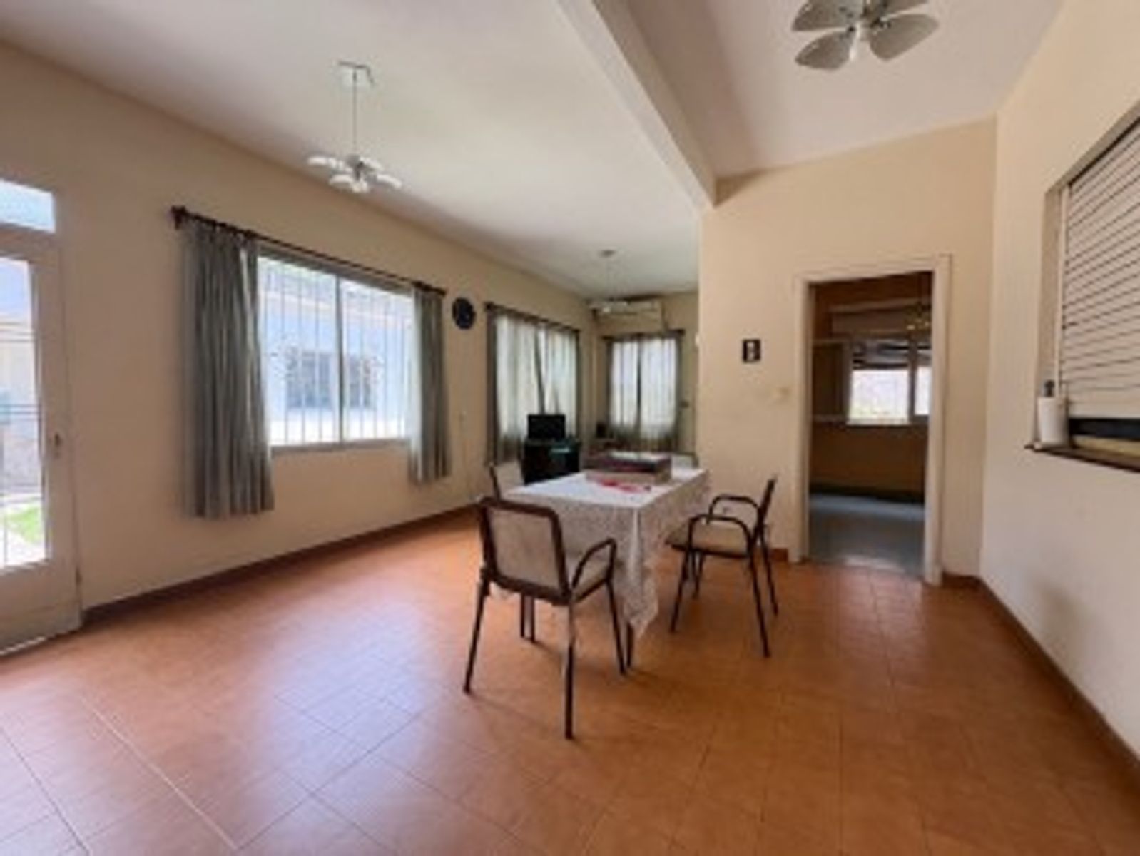 VENTA -CASA 3 AMBIENTES CON PARQUE VILLA LUZURIAGA - 9