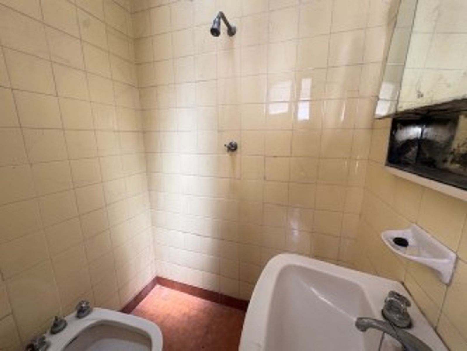 VENTA -CASA 3 AMBIENTES CON PARQUE VILLA LUZURIAGA - 16