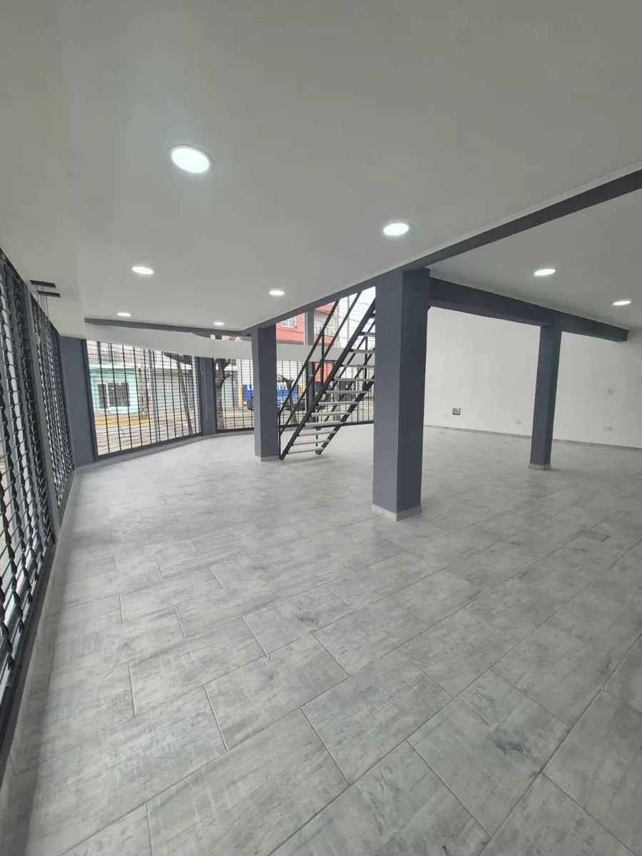 ALQUILER - LOCAL COMERCIAL CENTRICO VILLA LUZURIAGA - 2