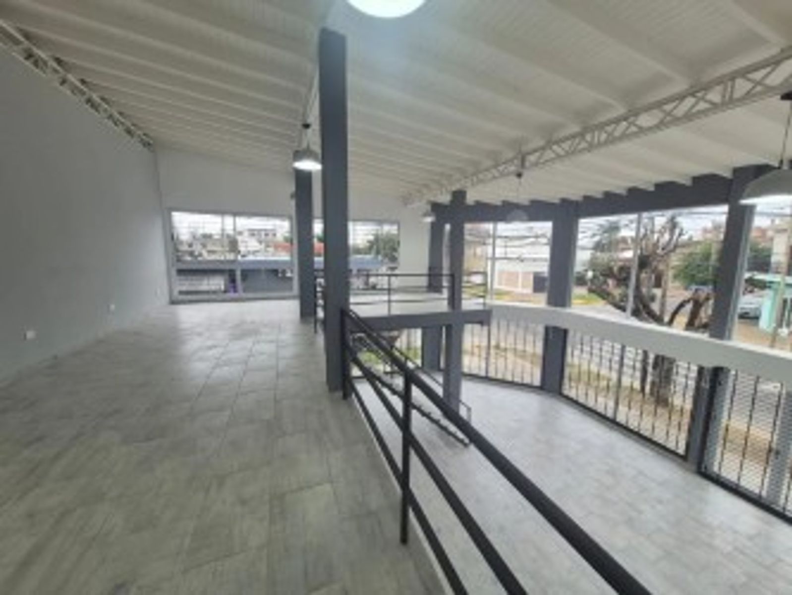 ALQUILER - LOCAL COMERCIAL CENTRICO VILLA LUZURIAGA - 6
