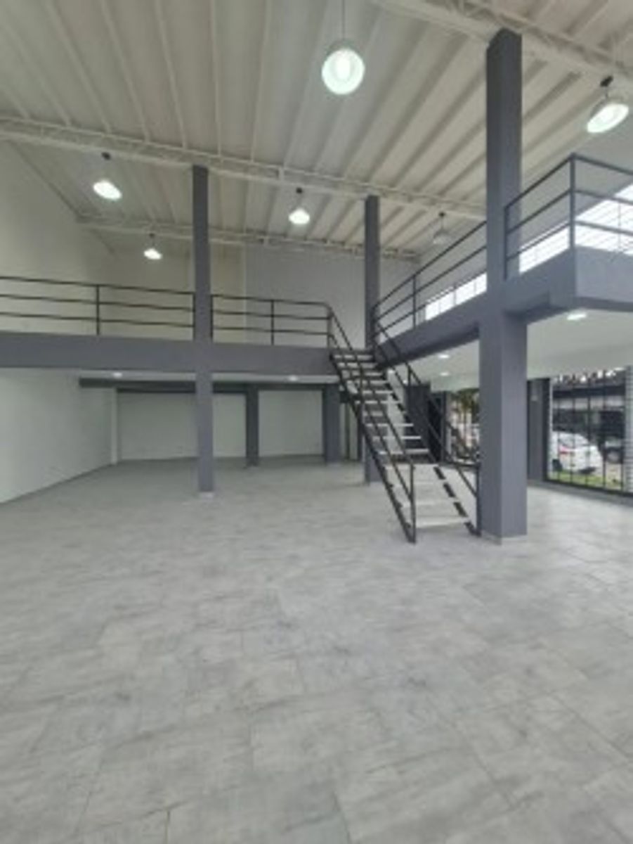 ALQUILER - LOCAL COMERCIAL CENTRICO VILLA LUZURIAGA - 8
