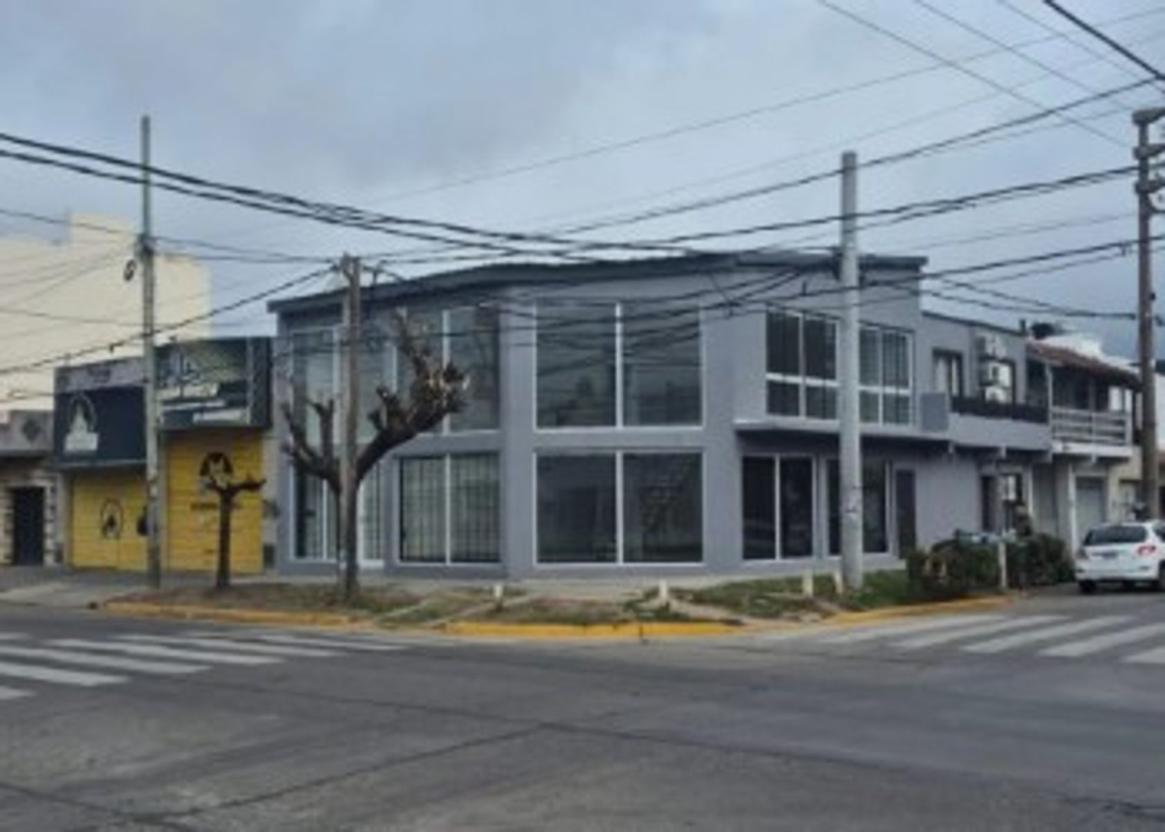 ALQUILER - LOCAL COMERCIAL CENTRICO VILLA LUZURIAGA - 15