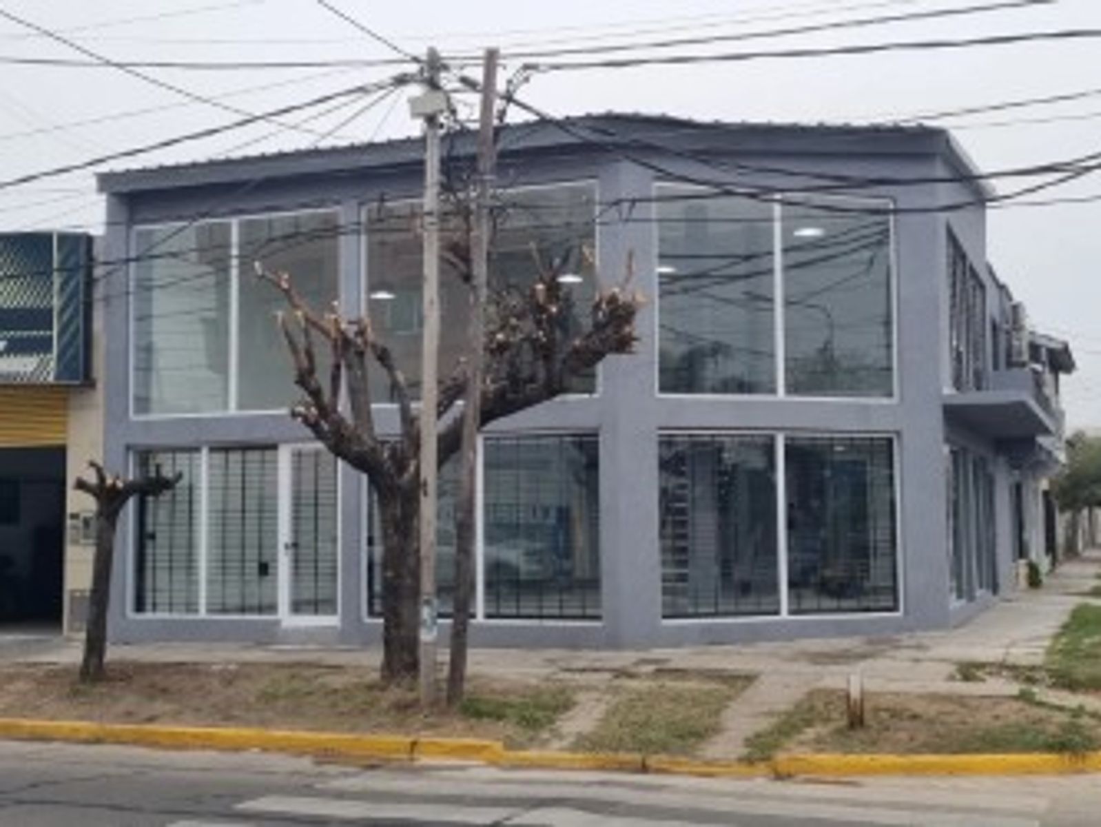 ALQUILER - LOCAL COMERCIAL CENTRICO VILLA LUZURIAGA - 22