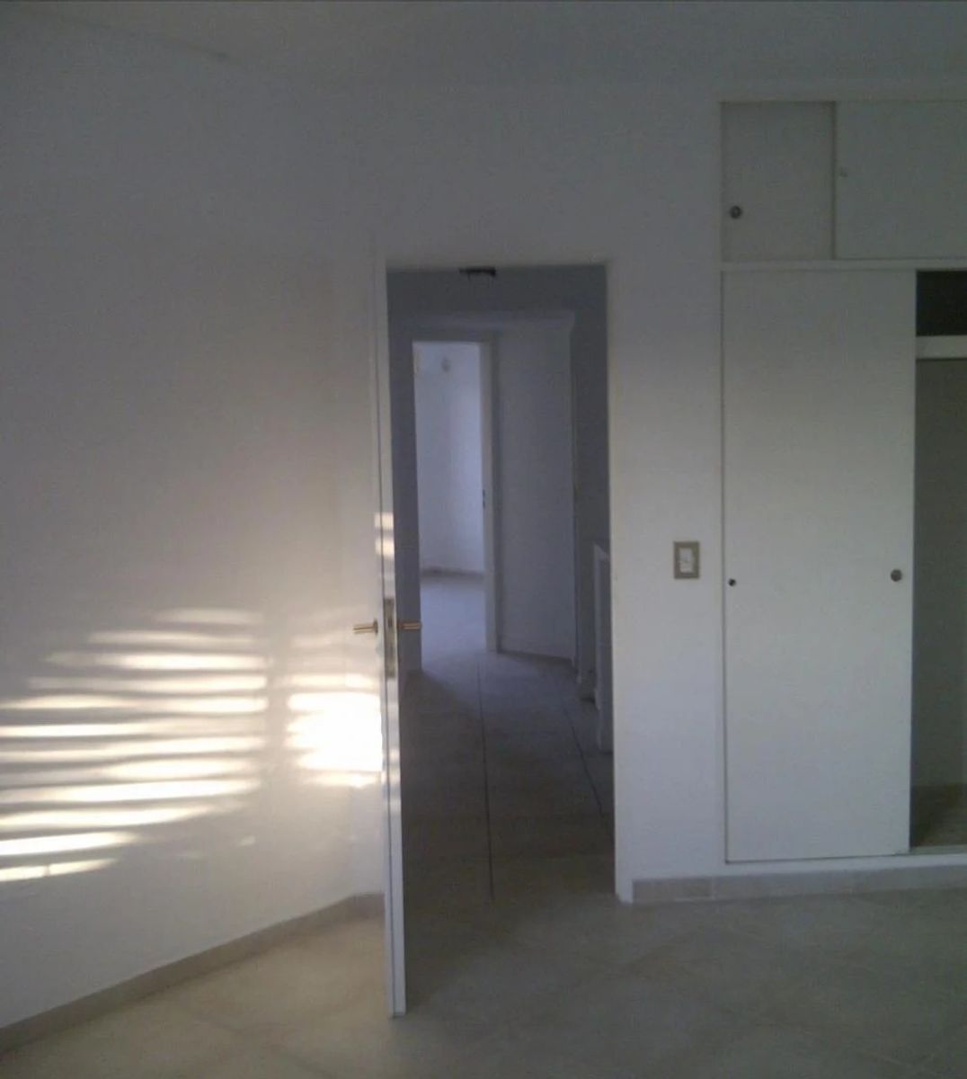 VENTA - CHALET 5 AMBIENTES CON COCHERA CASTELAR - 6