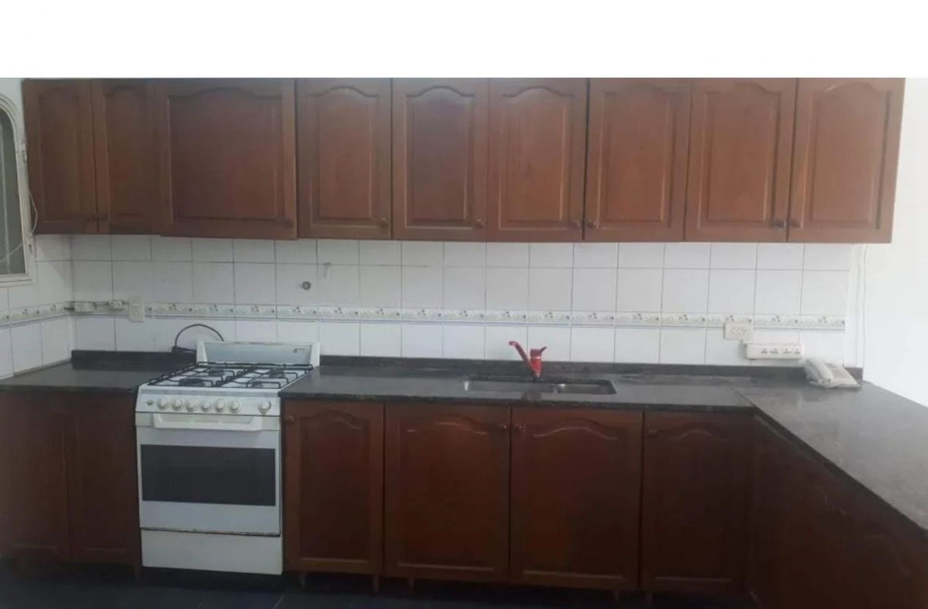 VENTA - CHALET 5 AMBIENTES CON COCHERA CASTELAR - 40