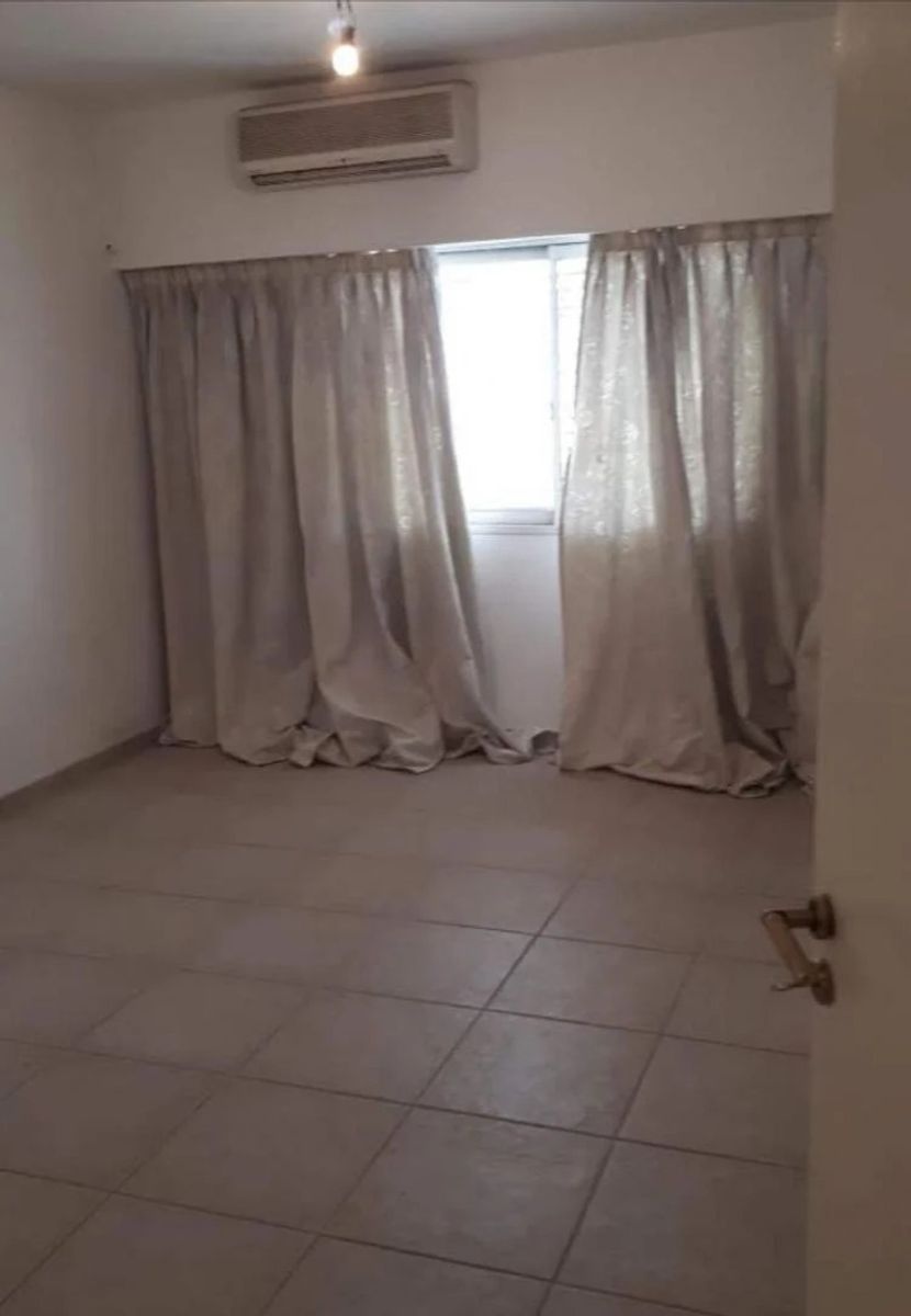 VENTA - CHALET 5 AMBIENTES CON COCHERA CASTELAR - 41