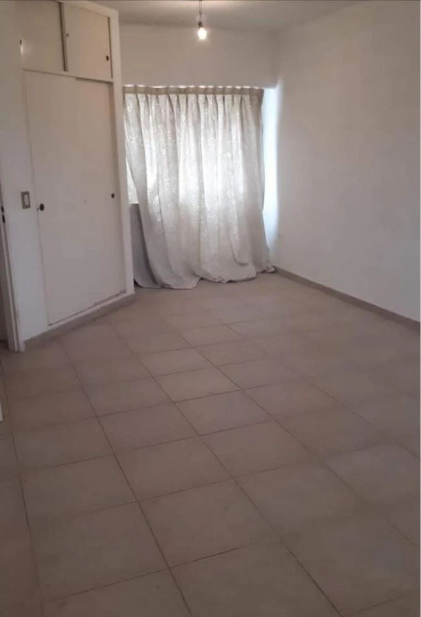 VENTA - CHALET 5 AMBIENTES CON COCHERA CASTELAR - 42