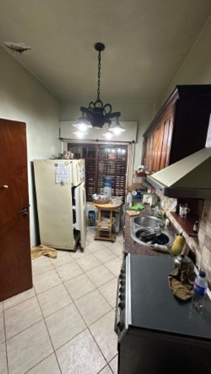 VENTA - CASA 4 AMBIENTES CON PATIO, TERRAZA Y COCHERA LA TABLADA - 2