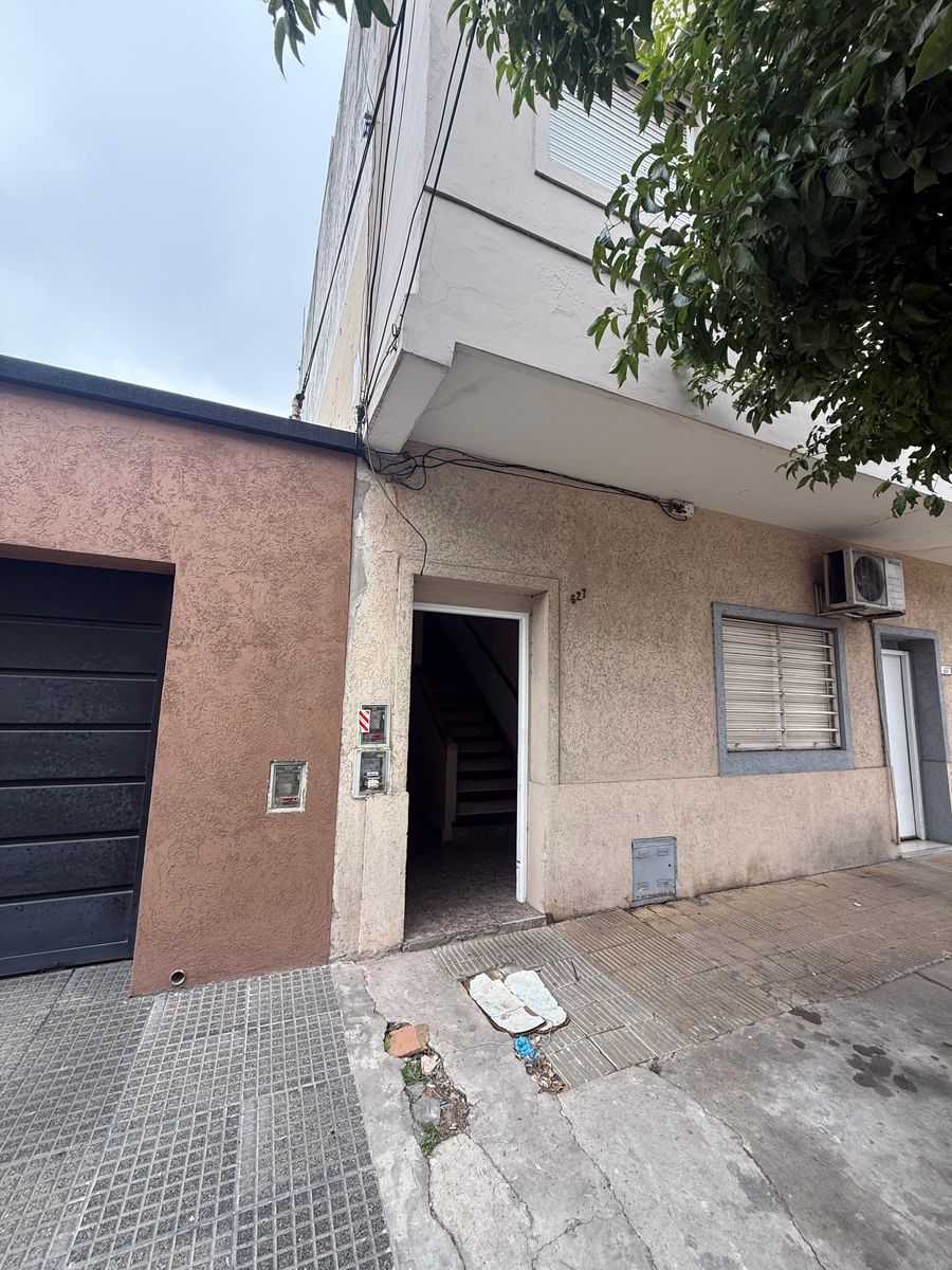 Venta Departamento 4 Ambientes Tipo PH Lomas del Mirador - 1