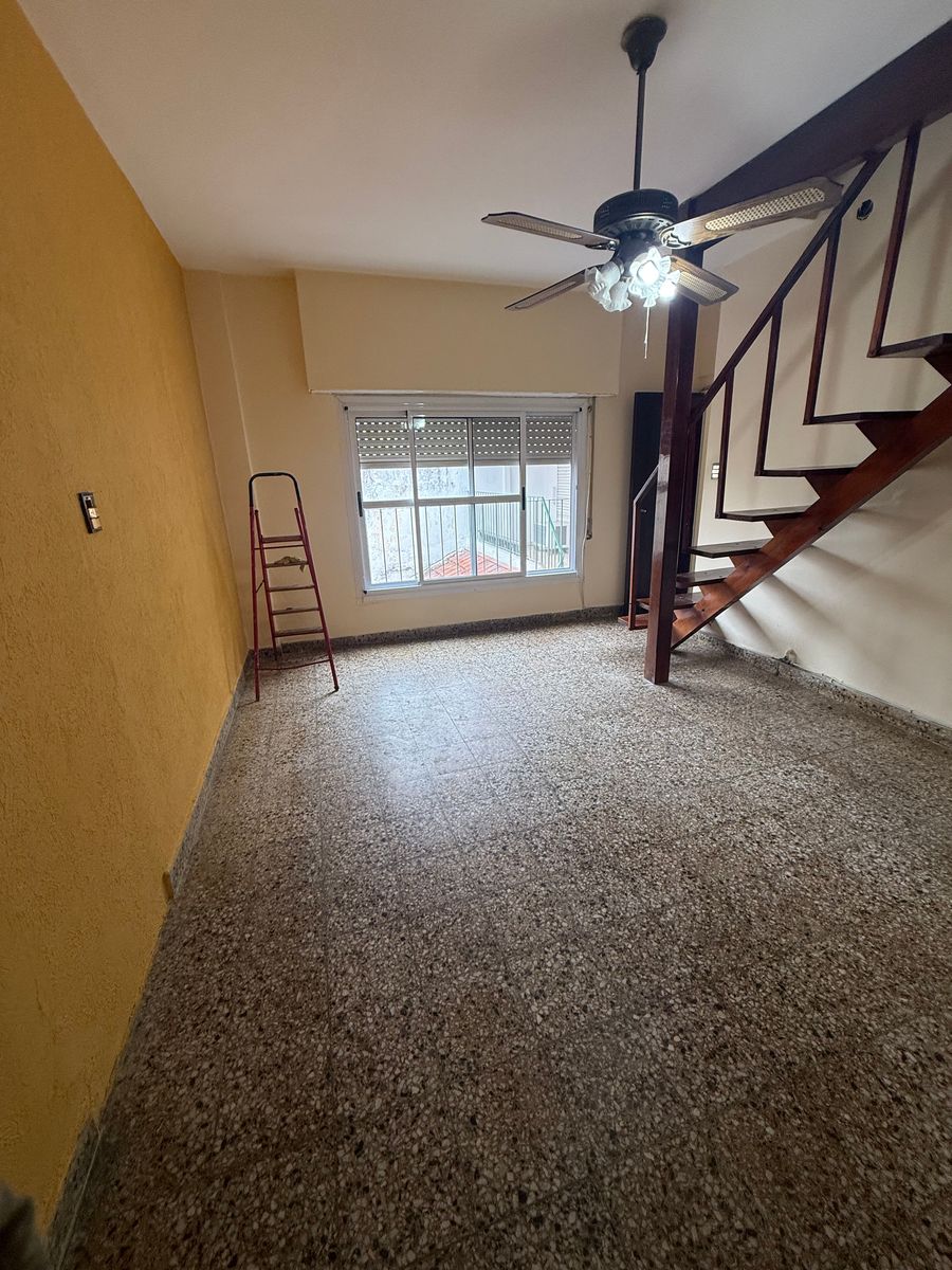 Venta Departamento 4 Ambientes Tipo PH Lomas del Mirador - 21