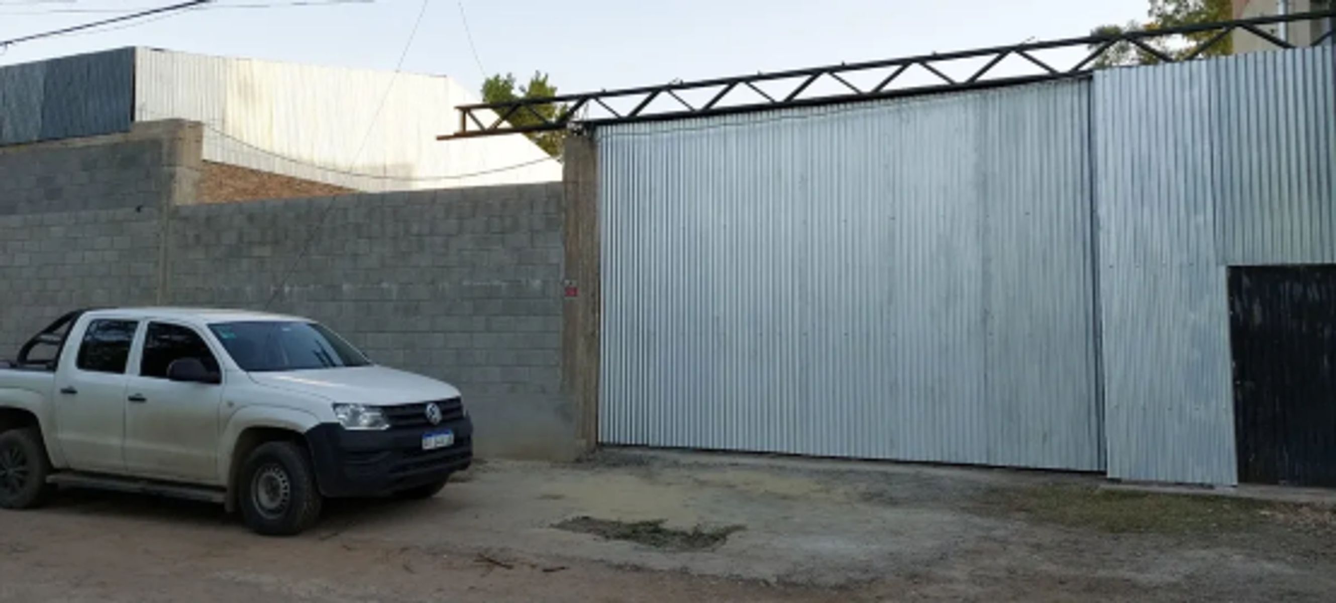 VENTA - GALPON CON OFICINAS PASO DEL REY - 1