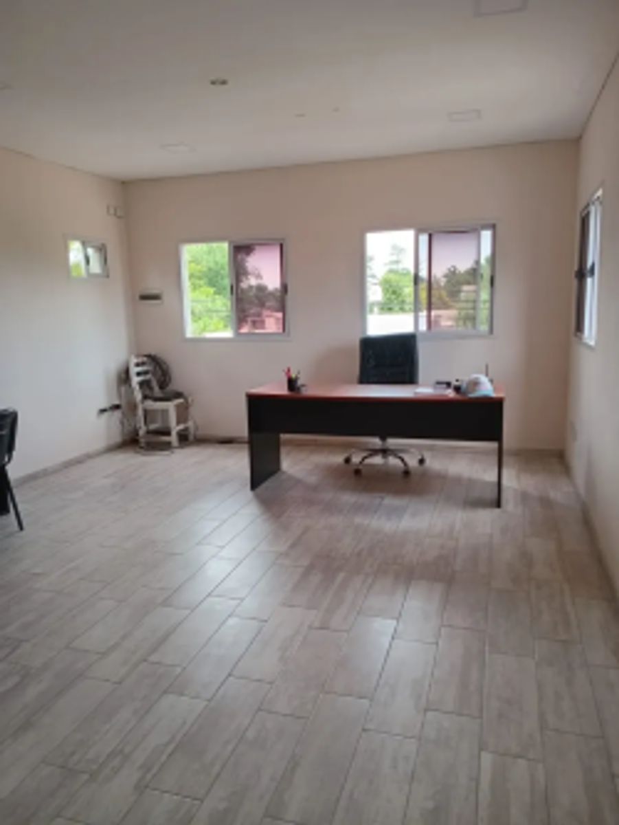 VENTA - GALPON CON OFICINAS PASO DEL REY - 4