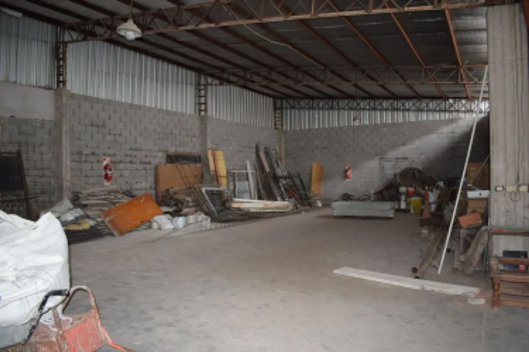 VENTA - GALPON CON OFICINAS PASO DEL REY - 9