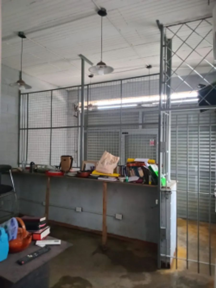 VENTA - GALPON CON OFICINAS PASO DEL REY - 10
