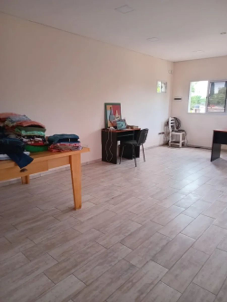 VENTA - GALPON CON OFICINAS PASO DEL REY - 11
