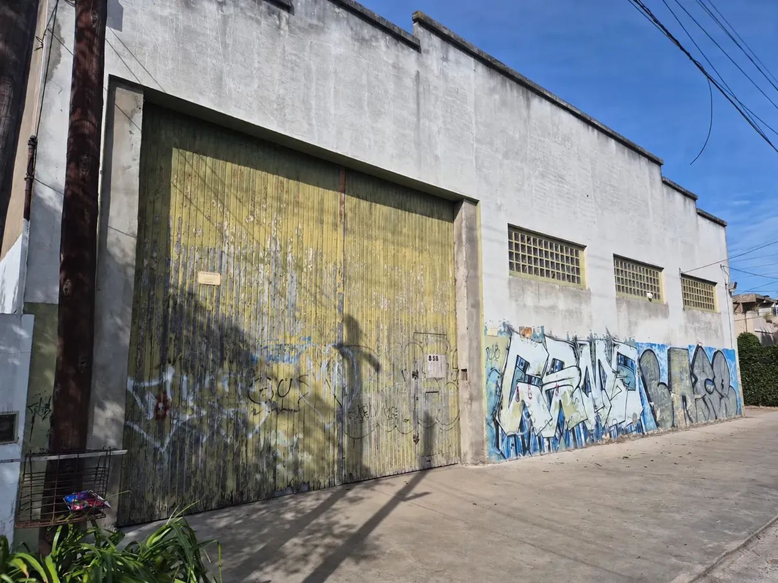 VENTA -GALPON CON OFICINA HAEDO - 1