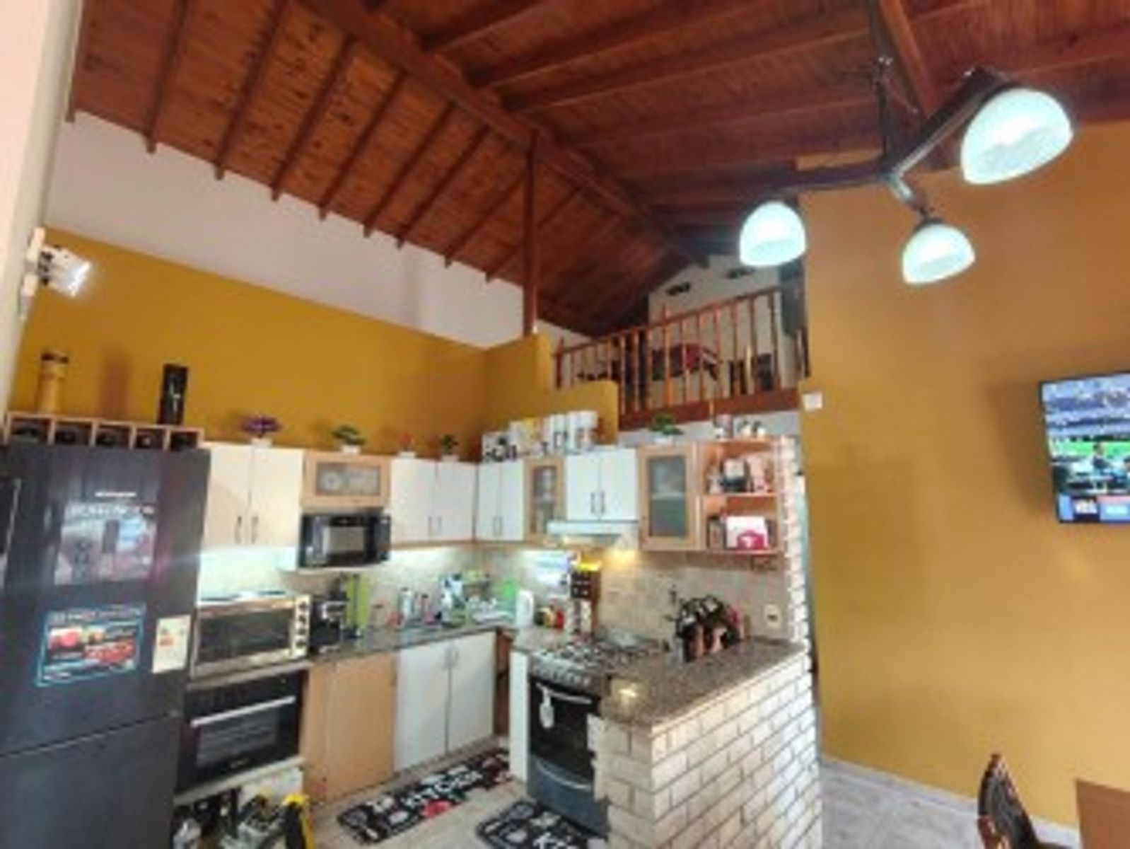 VENTA - CHALET 4 AMBIENTES CON DOS COCHERAS LOMAS DEL MIRADOR - 31