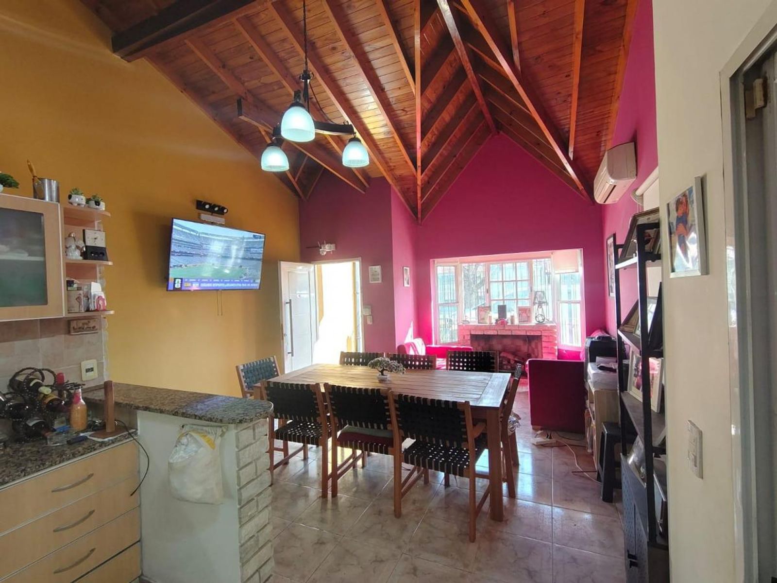 VENTA - CHALET 4 AMBIENTES CON DOS COCHERAS LOMAS DEL MIRADOR - 34
