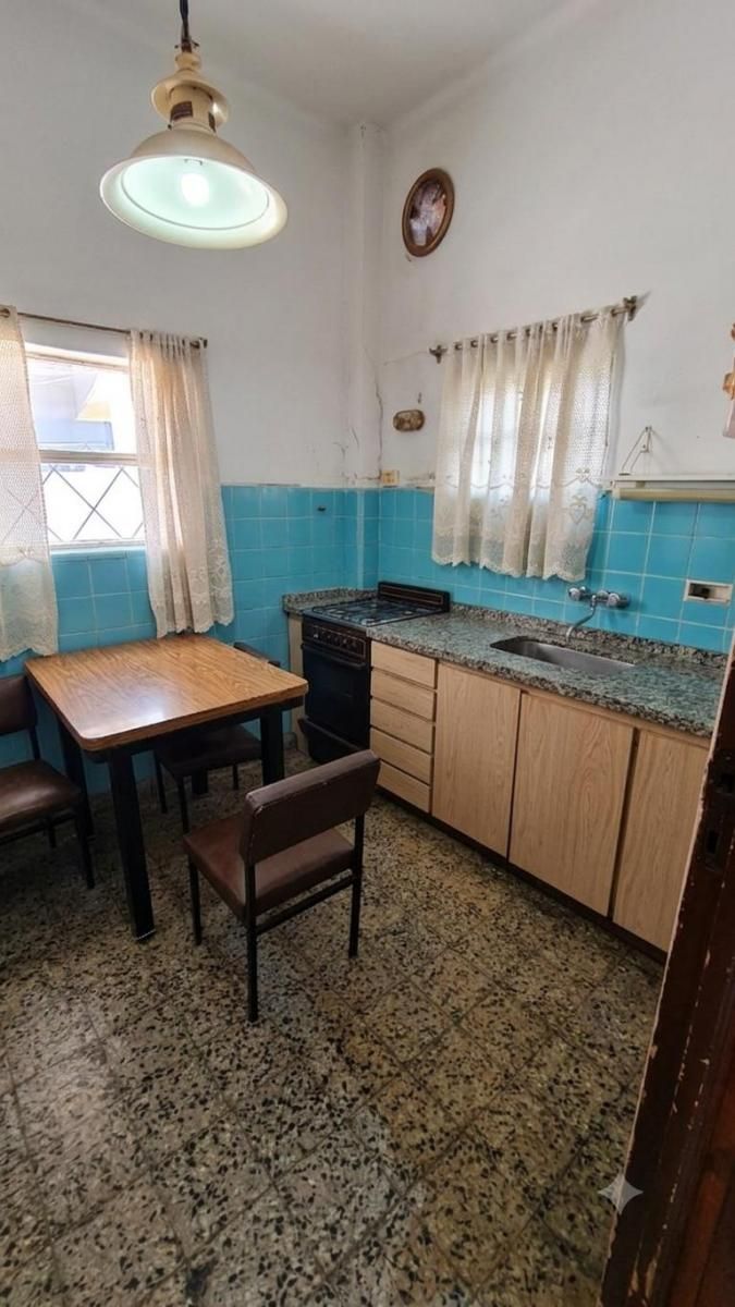 VENTA -CASA 4 AMBIENTES CON JARDIN, TERRAZA Y COCHERA CIUDADELA - 6