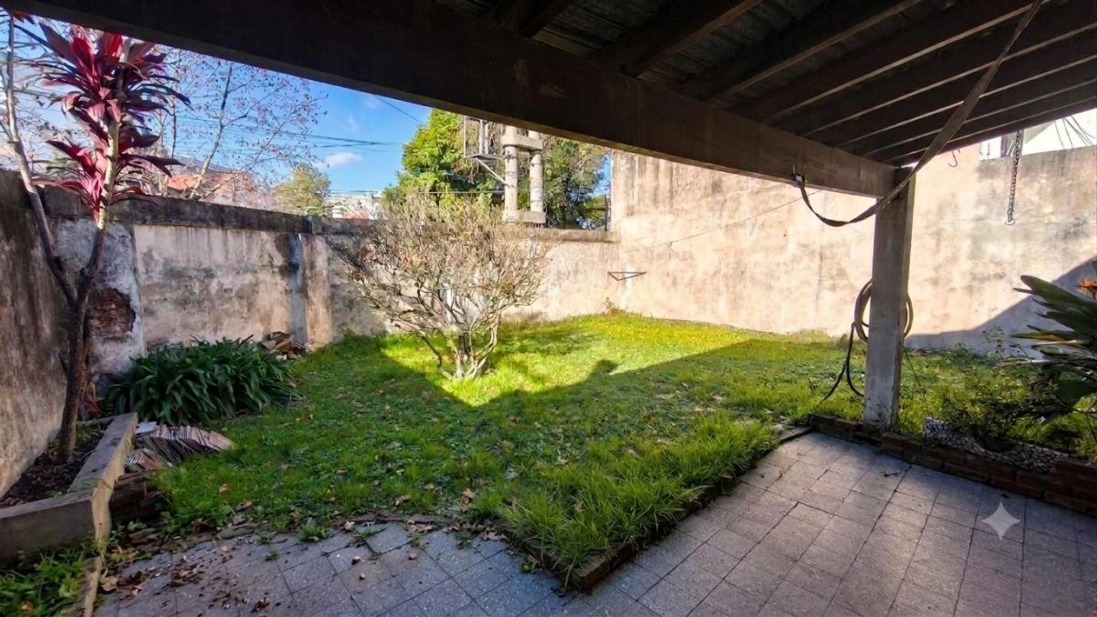 VENTA -CASA 4 AMBIENTES CON JARDIN, TERRAZA Y COCHERA CIUDADELA - 11