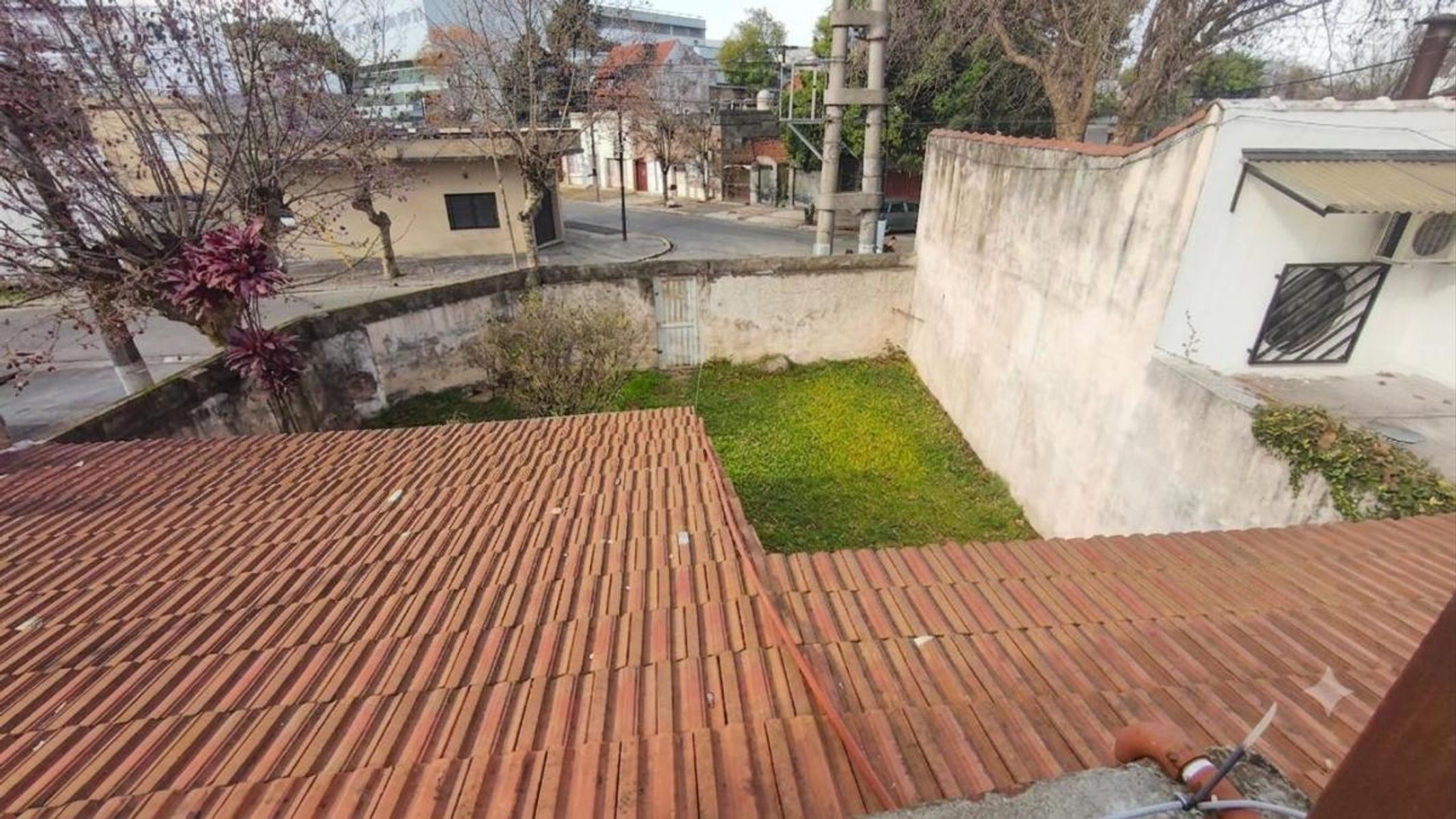 VENTA -CASA 4 AMBIENTES CON JARDIN, TERRAZA Y COCHERA CIUDADELA - 13