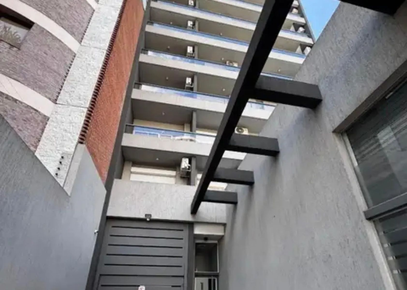 ALQUILER - DEPARTAMENTO MONOAMBIENTE CON BALCON MORON - 2