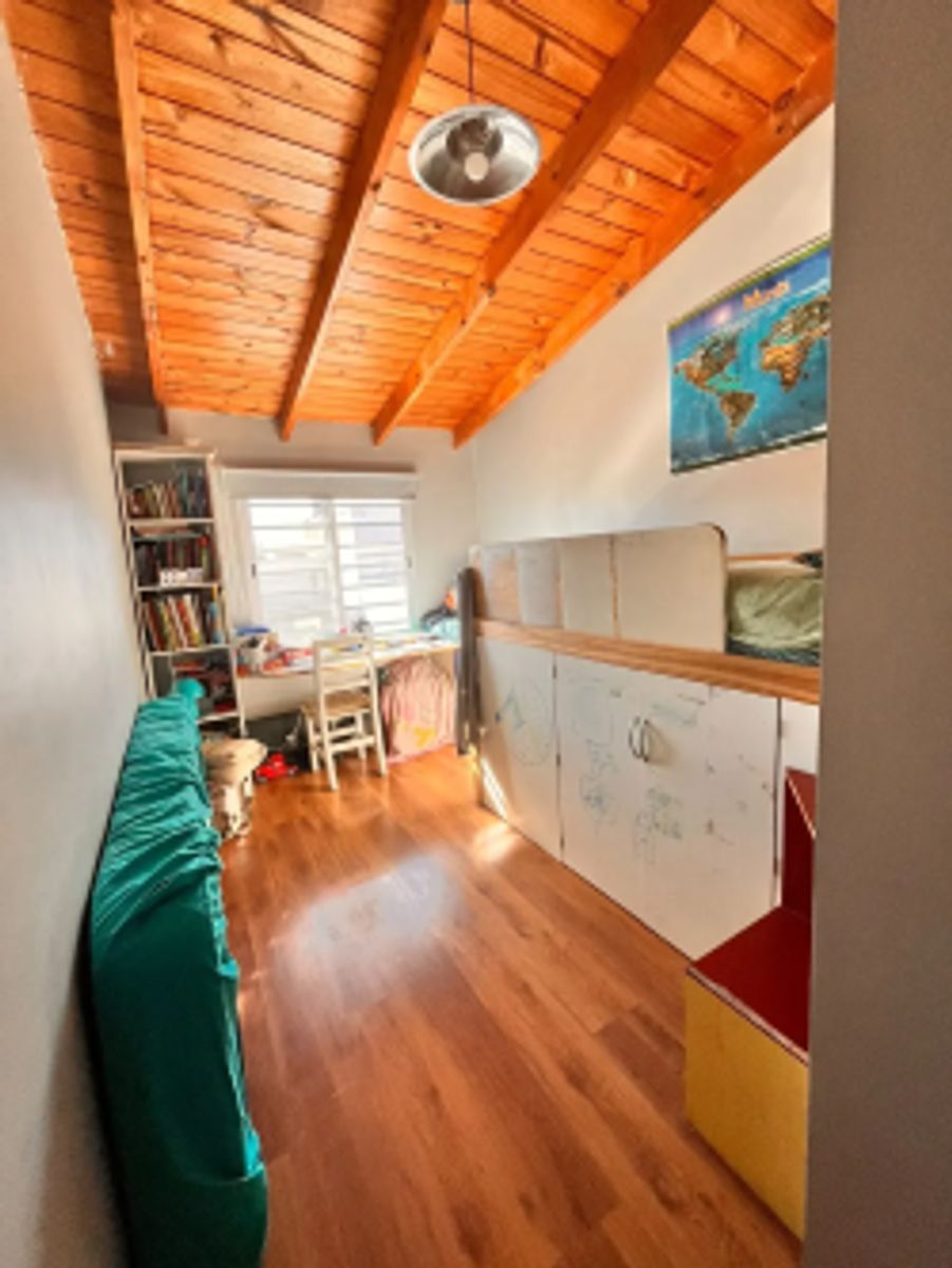 Venta - Casa 6 Ambientes Con Pileta Climatizada, Fondo Y Cochera Caseros — foto 7