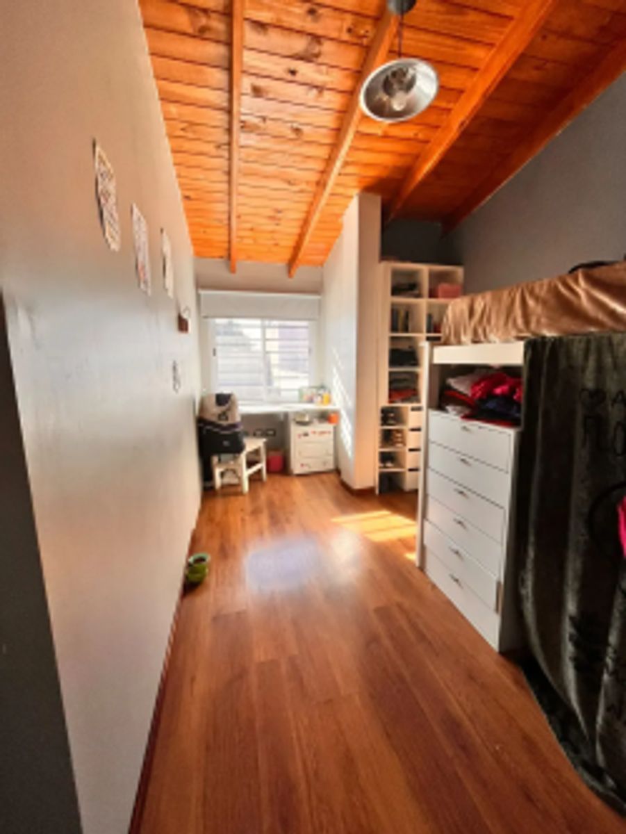 Venta - Casa 6 Ambientes Con Pileta Climatizada, Fondo Y Cochera Caseros — foto 8