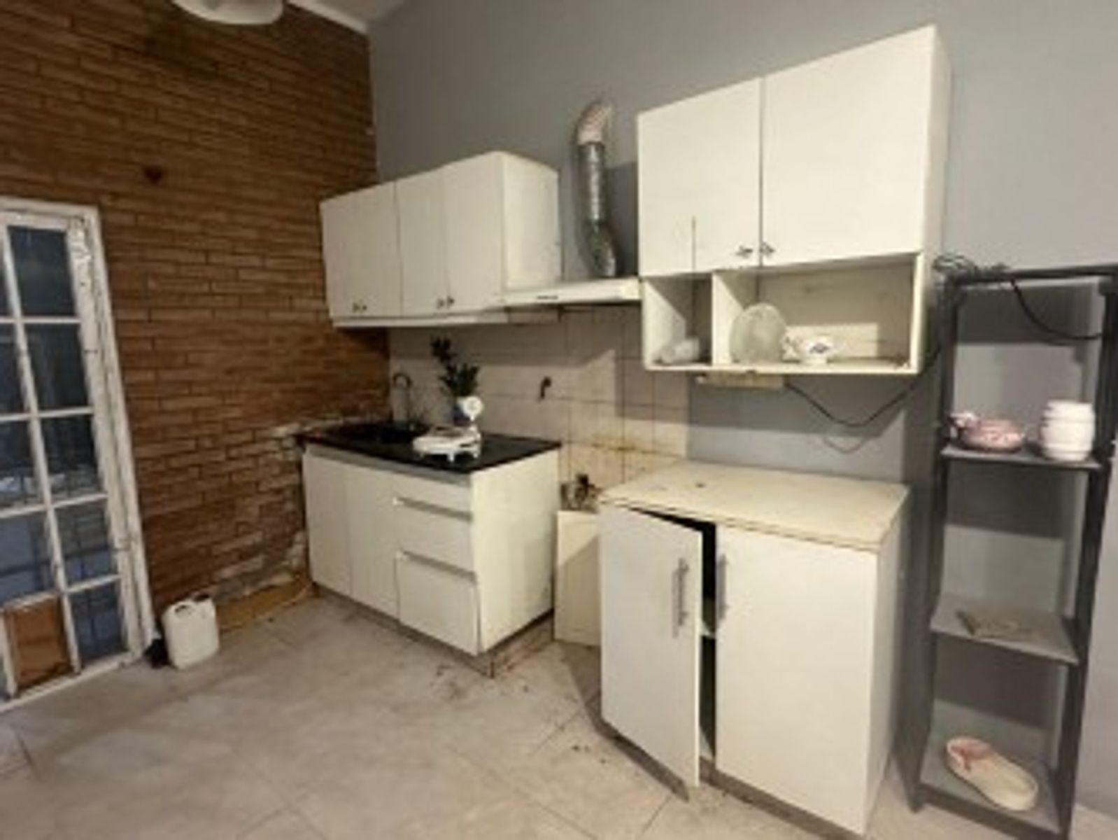VENTA - CASA 7 AMBIENTES CON PATIO,TERRAZA Y COCHERA CASEROS - 6
