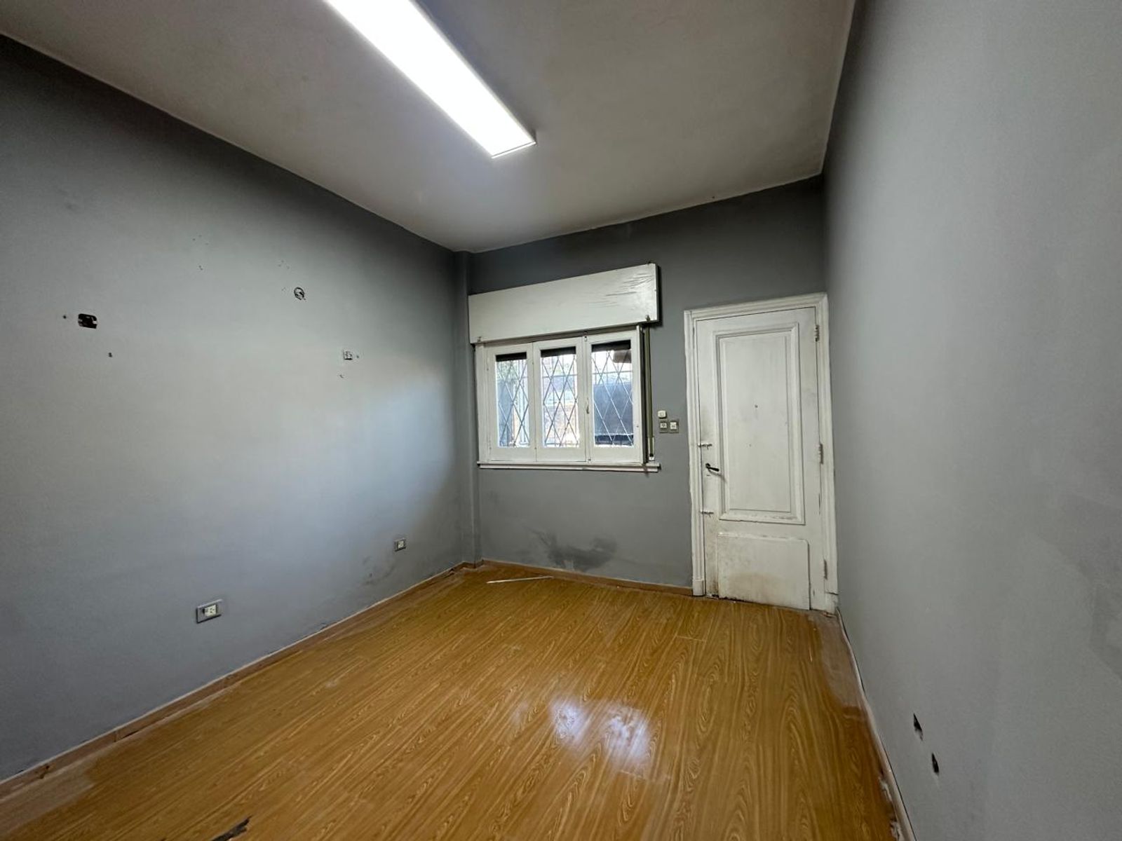 VENTA - CASA 7 AMBIENTES CON PATIO,TERRAZA Y COCHERA CASEROS - 10