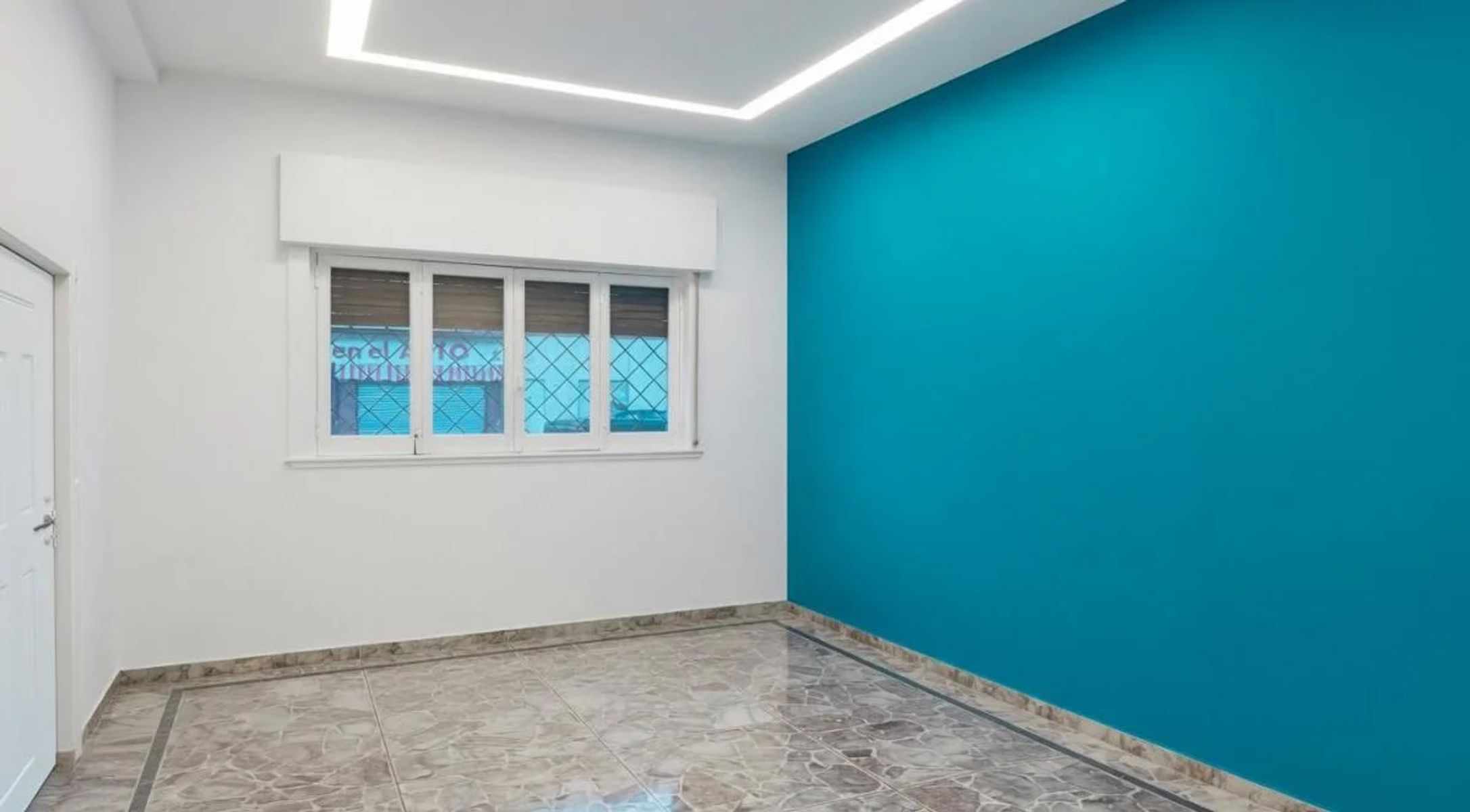 VENTA - CASA 7 AMBIENTES CON PATIO,TERRAZA Y COCHERA CASEROS - 12