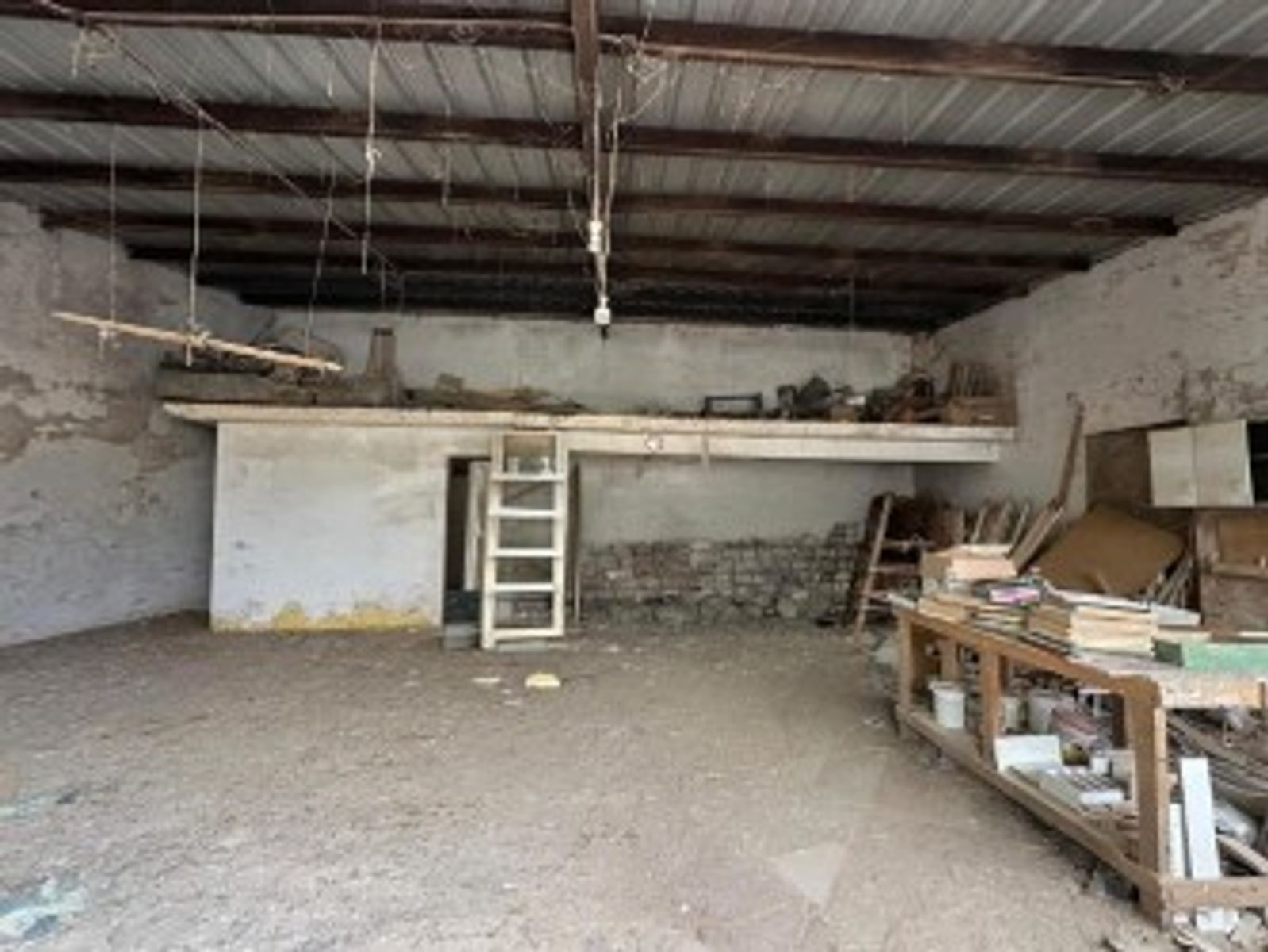 VENTA - CASA 7 AMBIENTES CON PATIO,TERRAZA Y COCHERA CASEROS - 13