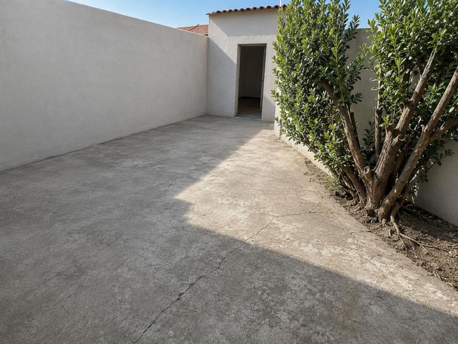 VENTA - CASA 7 AMBIENTES CON PATIO,TERRAZA Y COCHERA CASEROS - 16