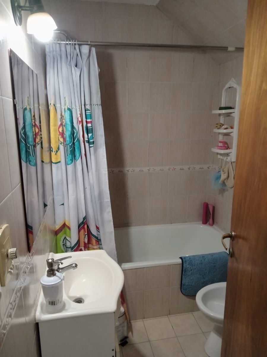 Venta Ramos Mejia Triplex al frente 4 ambientes con garage y terraza - 11