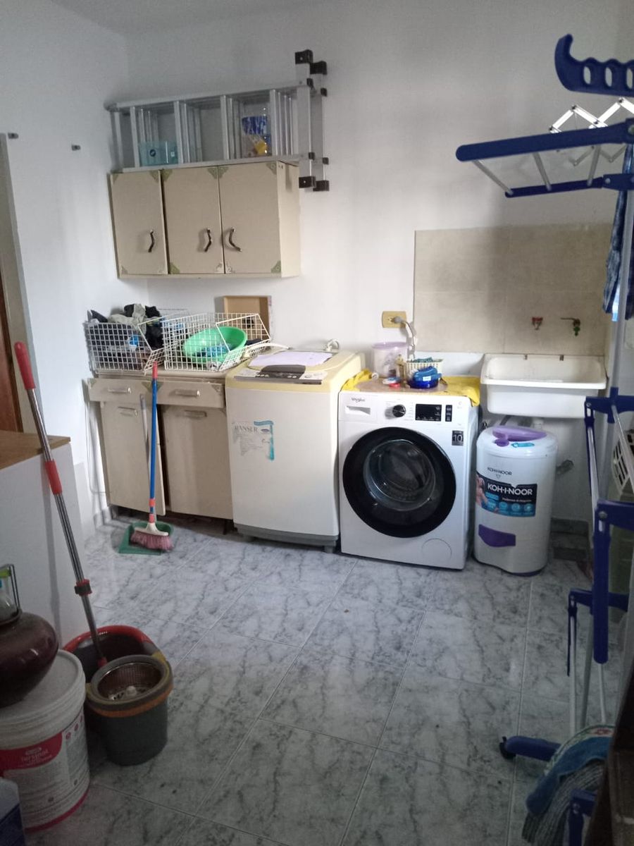 Venta Ramos Mejia Triplex al frente 4 ambientes con garage y terraza - 25