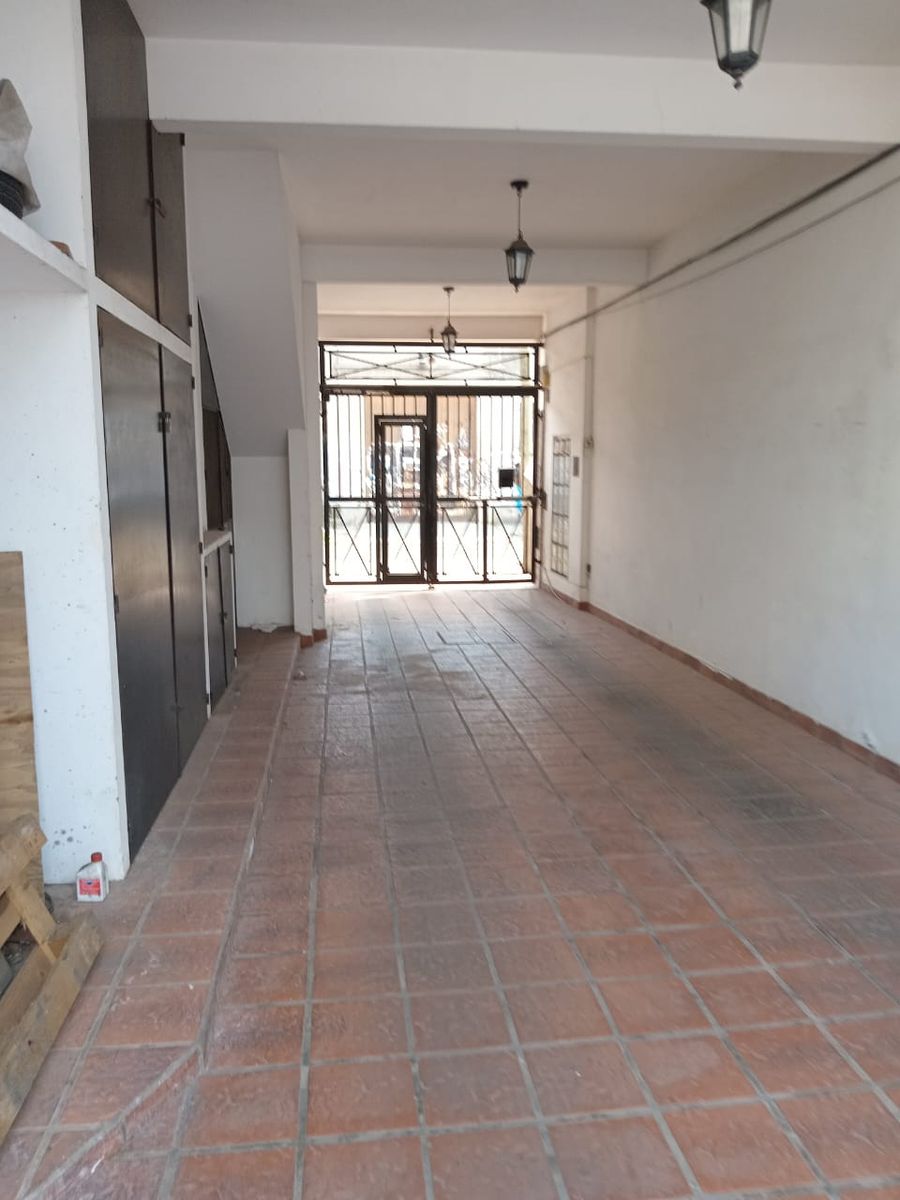 Venta Ramos Mejia Triplex al frente 4 ambientes con garage y terraza - 30
