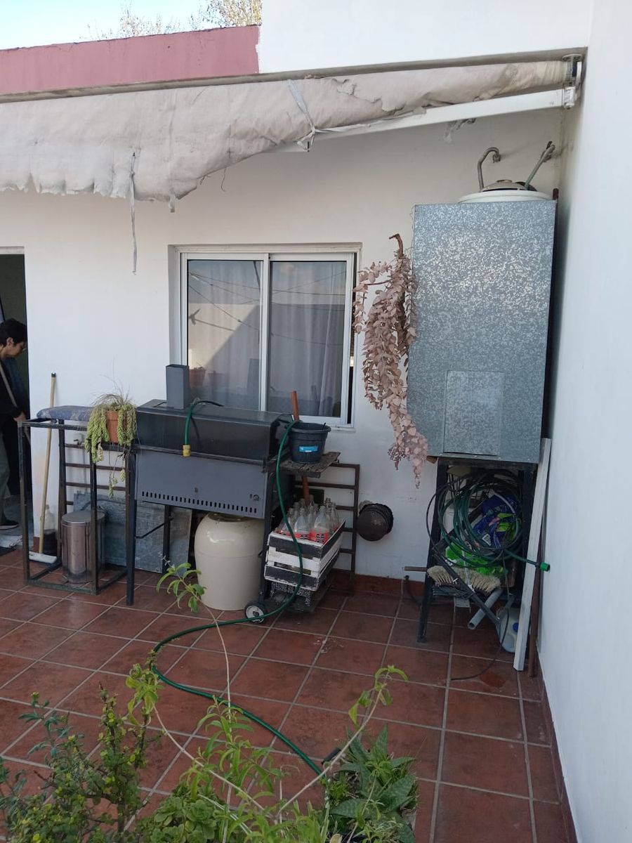 Venta Ramos Mejia Triplex al frente 4 ambientes con garage y terraza - 37
