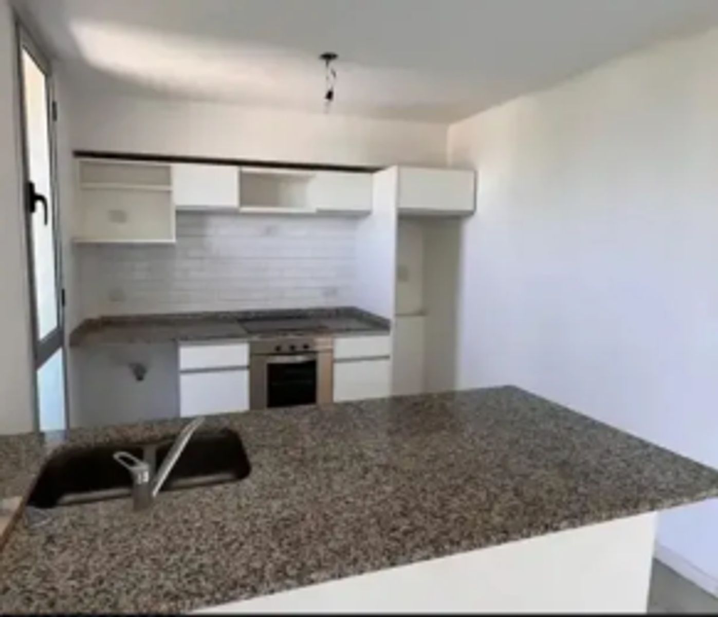 ALQUILER - DEPARTAMENTO 2 AMBIENTES CON BALCON Y COCHERA ITUZAINGO - 7