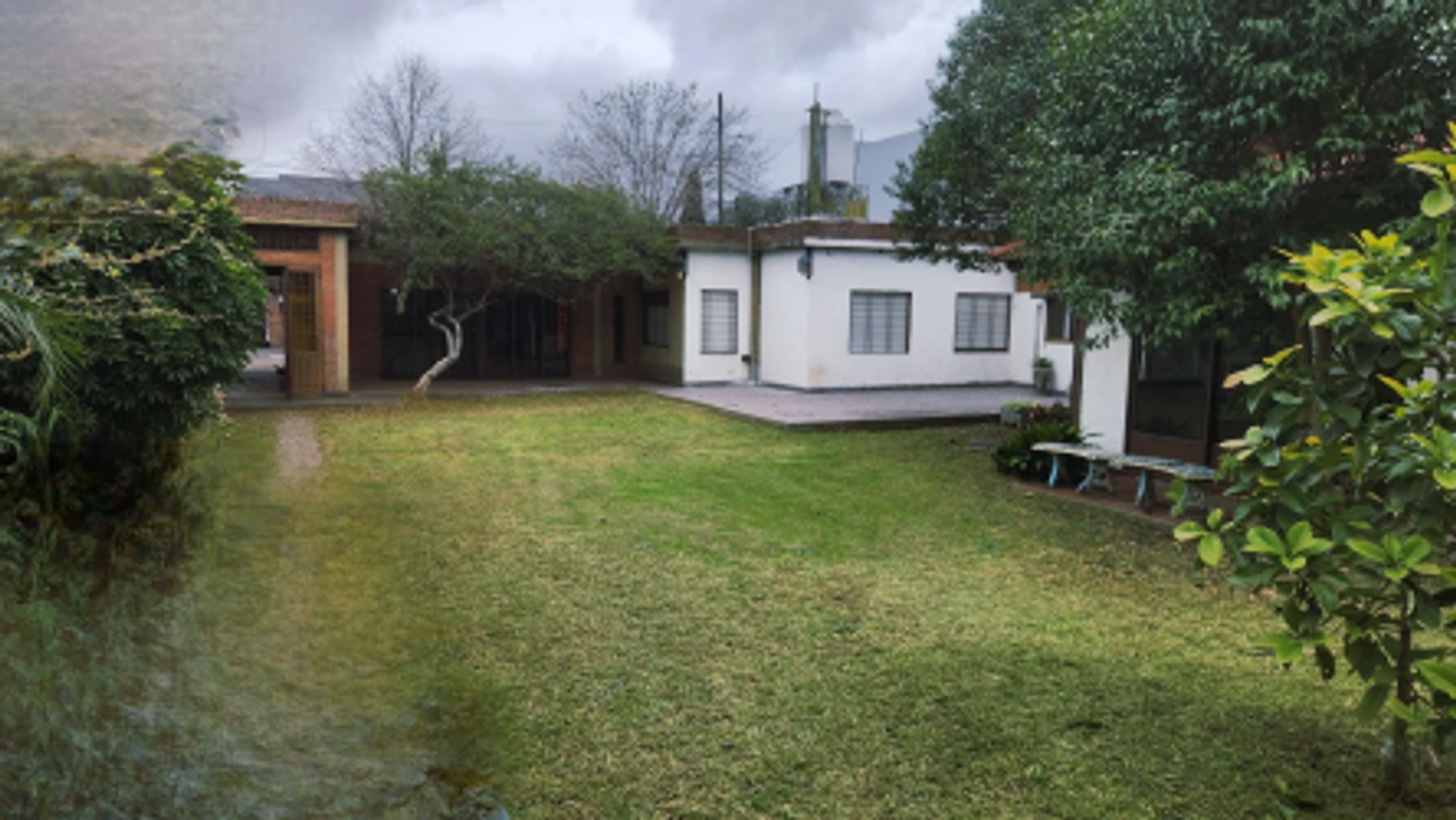 VENTA CASA 4 AMBIENTES CON JARDIN Y COCHERA CASTELAR - 4
