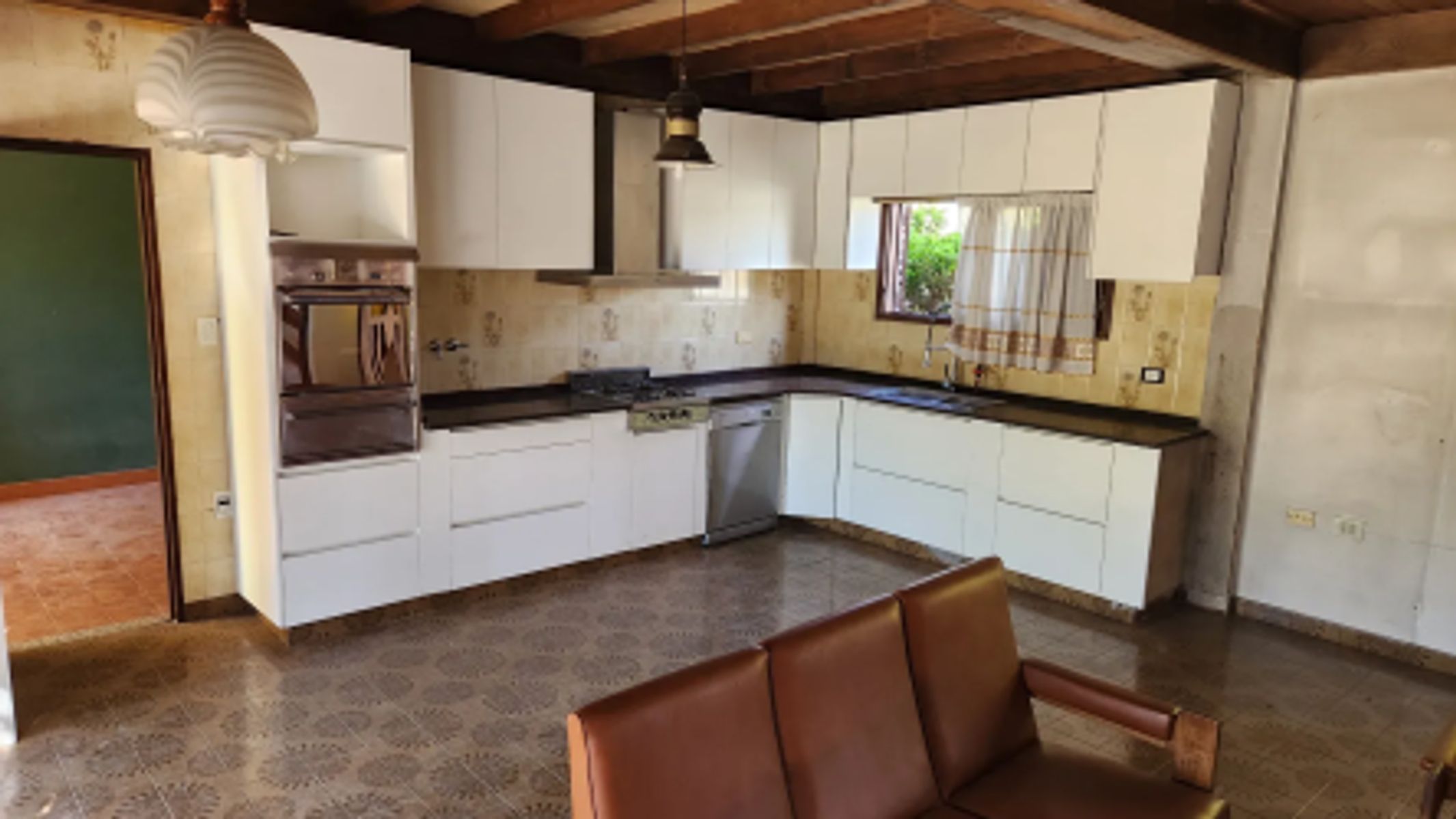 VENTA CASA 4 AMBIENTES CON JARDIN Y COCHERA CASTELAR - 7